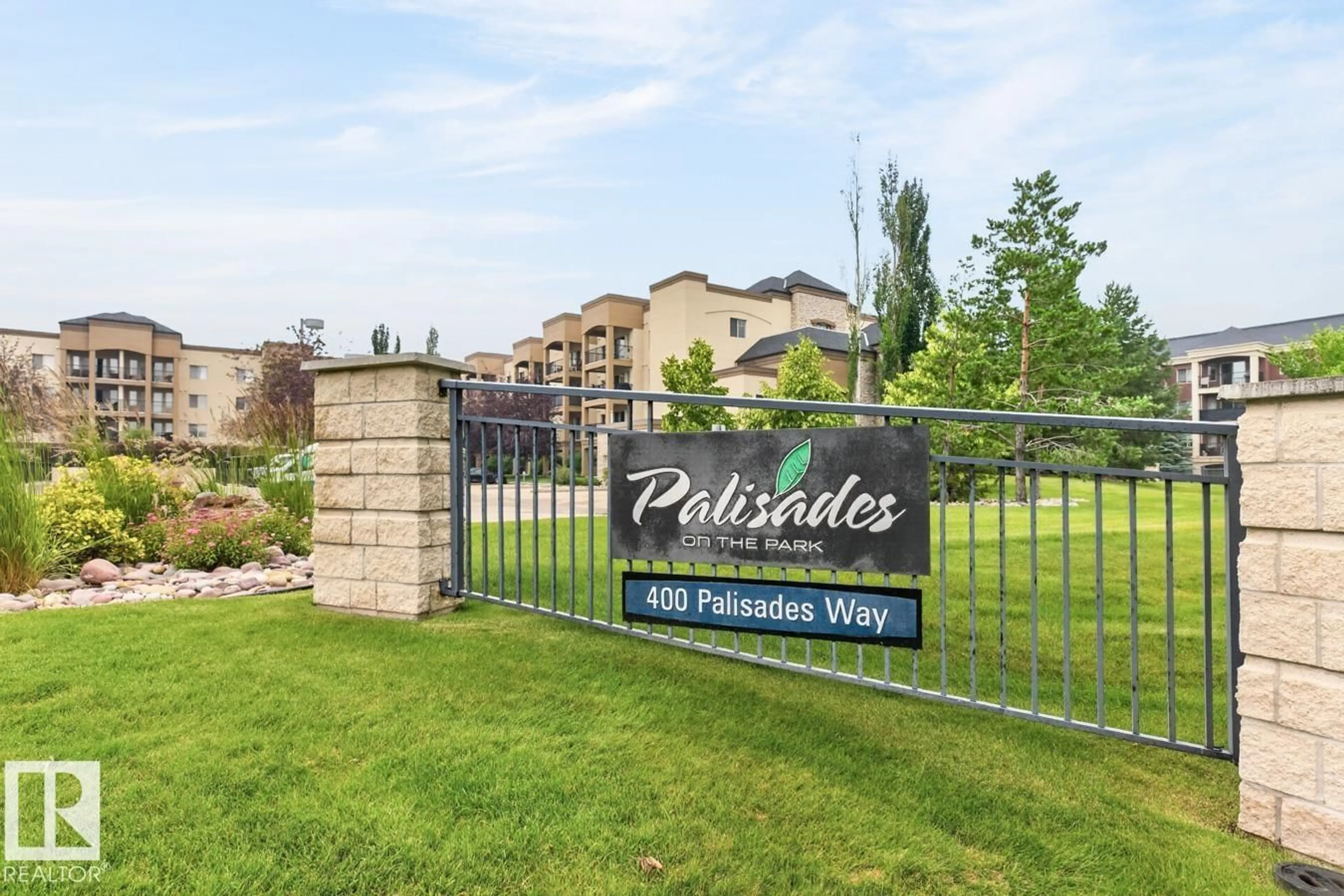 Patio, unknown for #108 - 400 PALISADES WY, Sherwood Park Alberta T8H0H4