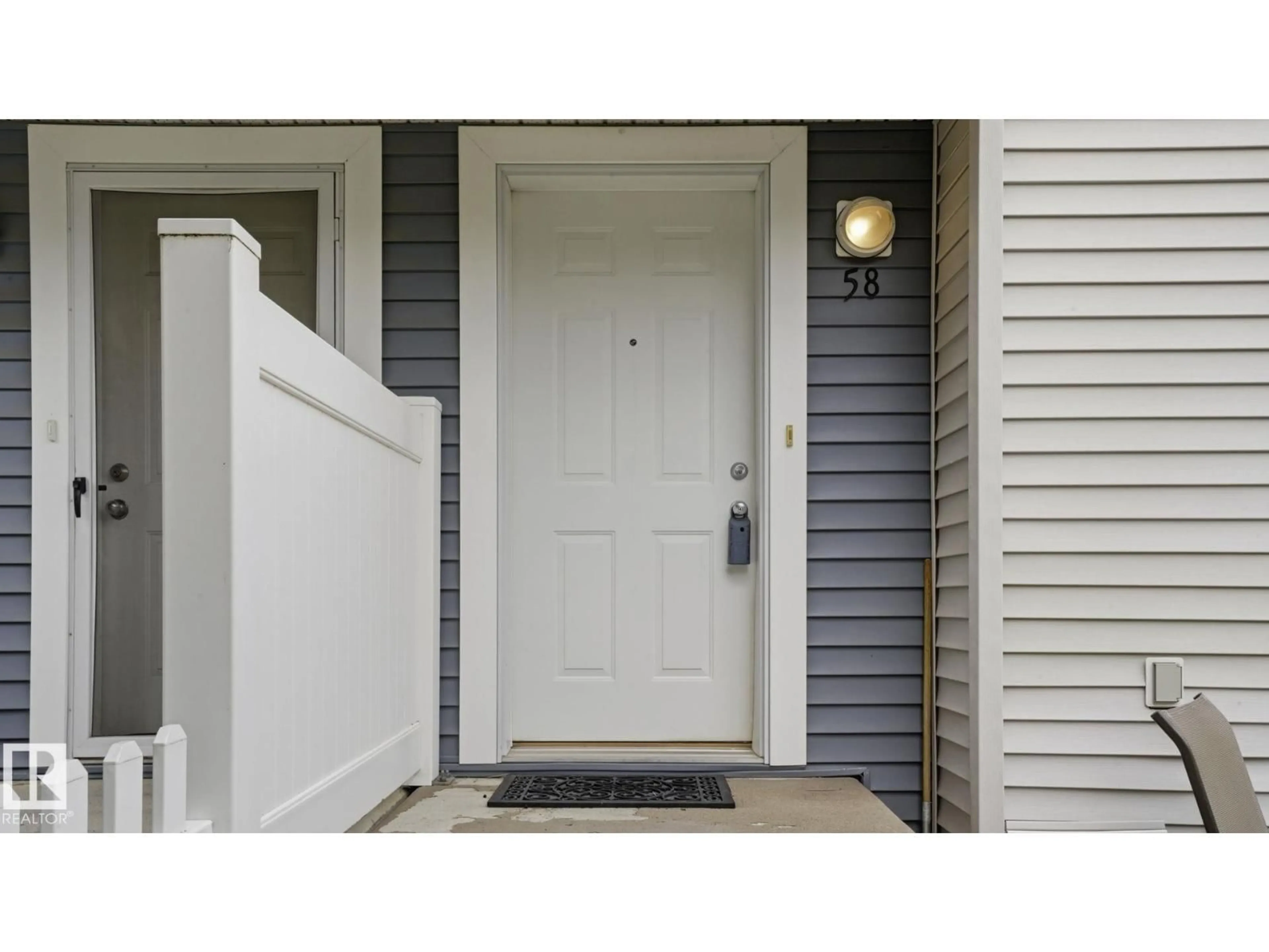 Indoor entryway for #58 - 8304 11 AV, Edmonton Alberta T6X1J8