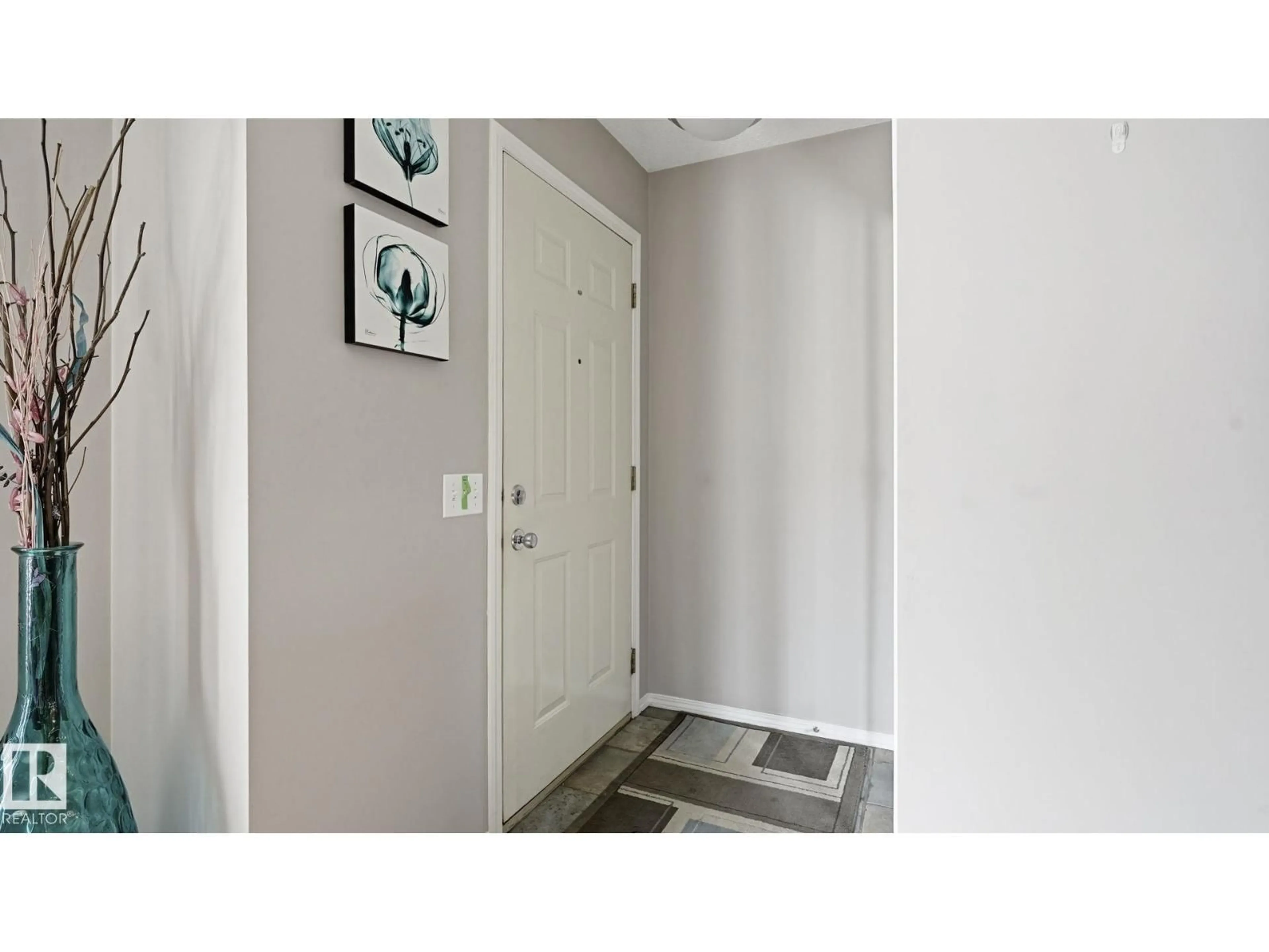 Indoor entryway for #58 - 8304 11 AV, Edmonton Alberta T6X1J8