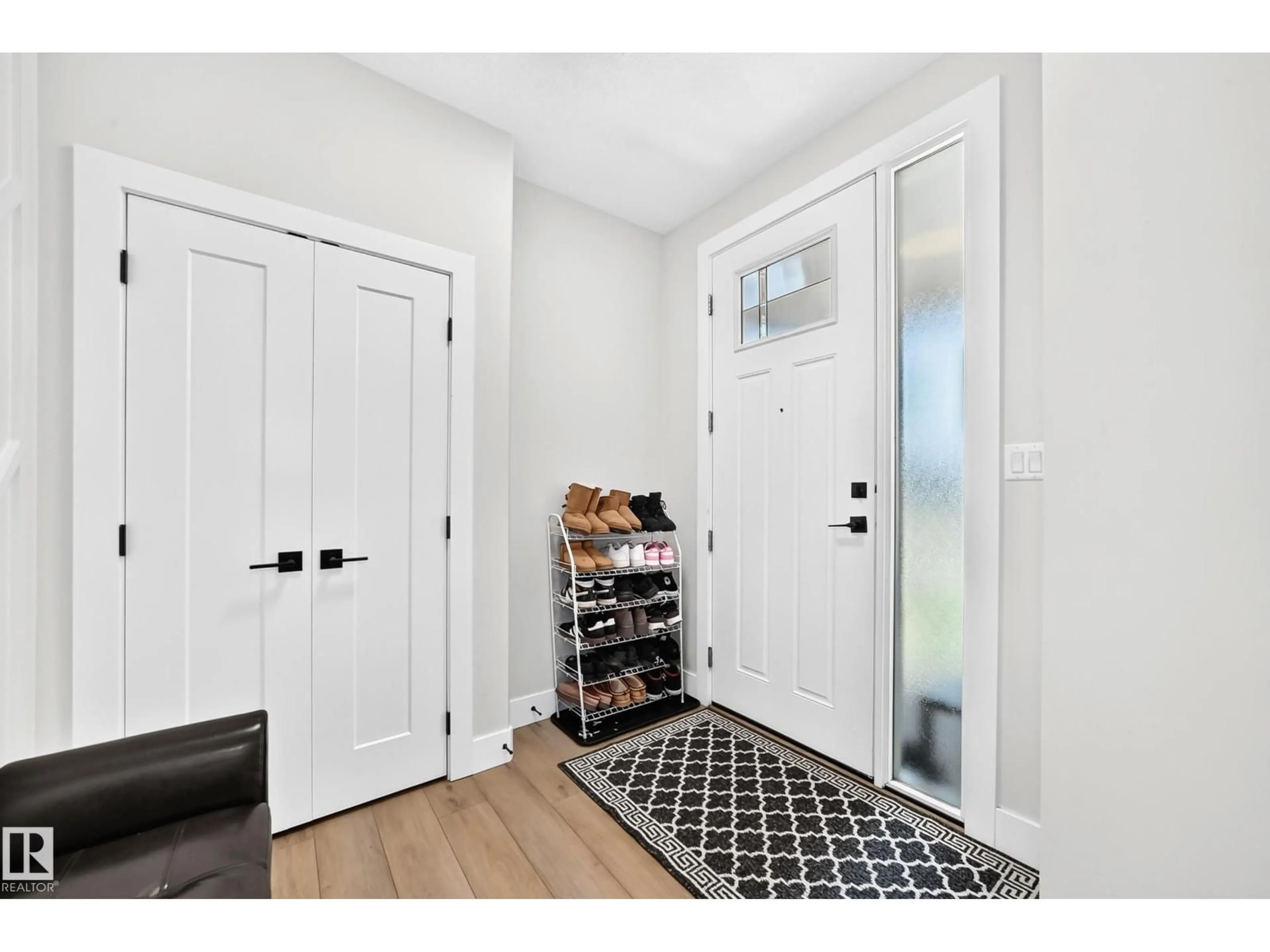 Indoor entryway for 38 AVONLEA WY, Spruce Grove Alberta T7X0Y3