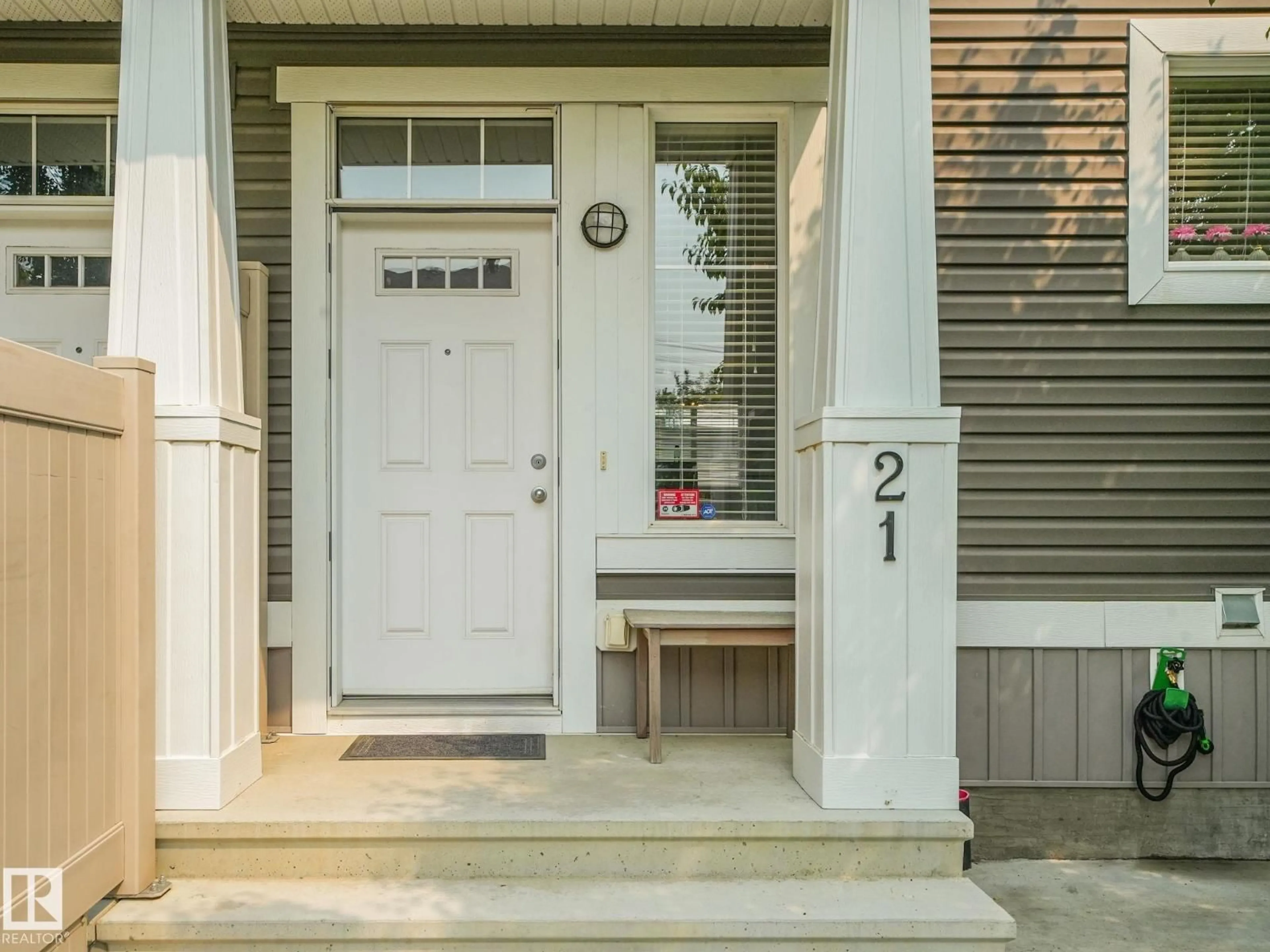 Indoor entryway for 21 - 1140 CHAPPELLE BV, Edmonton Alberta T6W2Z3