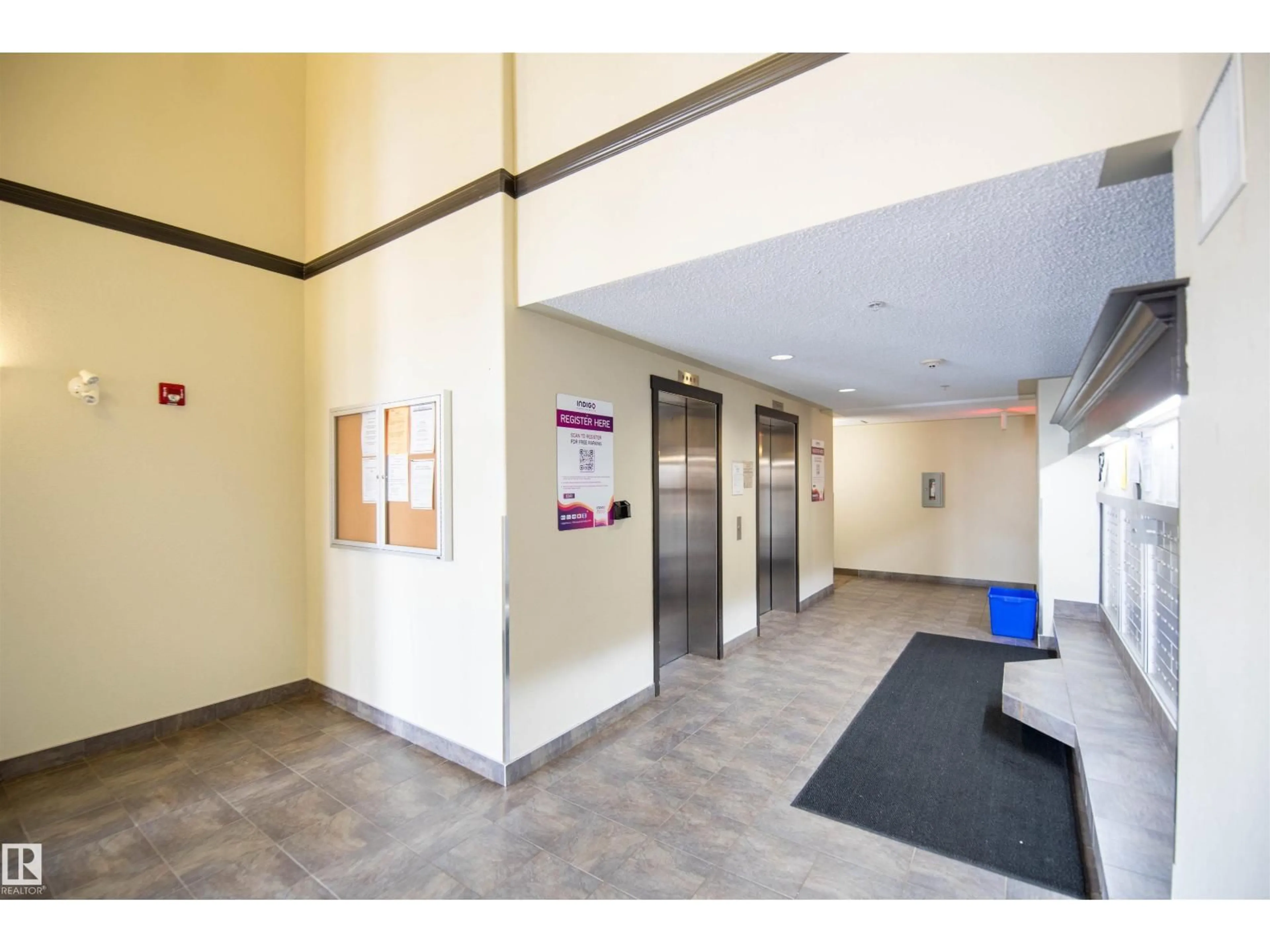 Indoor foyer for 7331 - 6125 SOUTH TERWILLEGAR DR, Edmonton Alberta T6R0L9