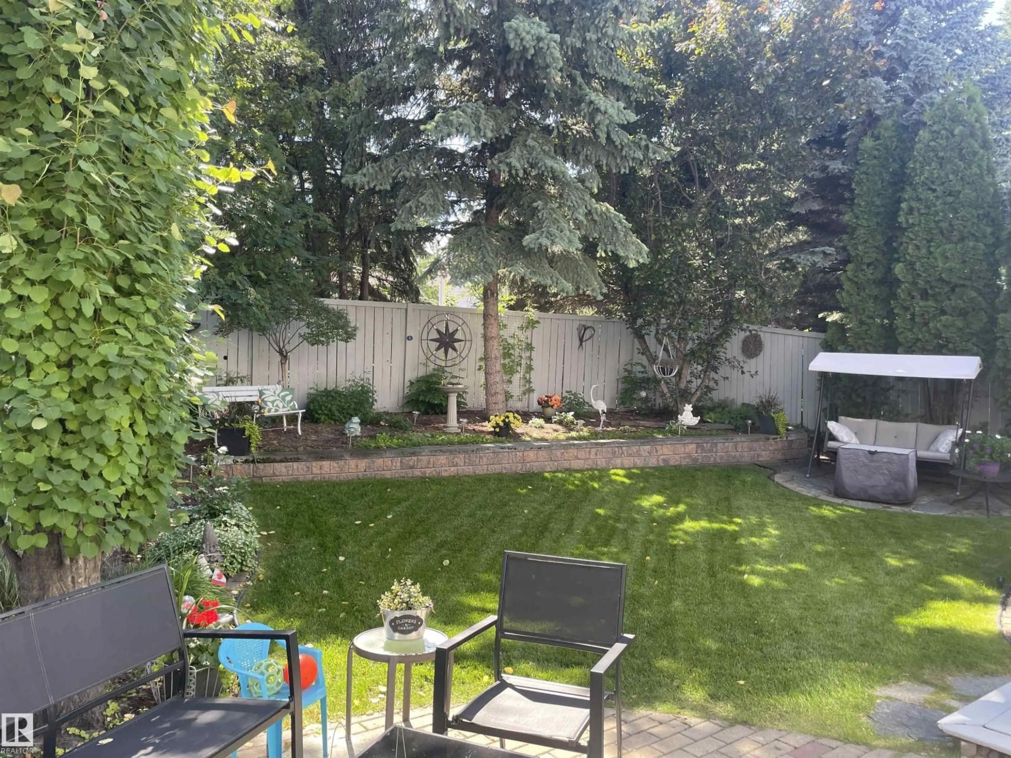 Patio, unknown for 716 HENDRA CR, Edmonton Alberta T6R1S6