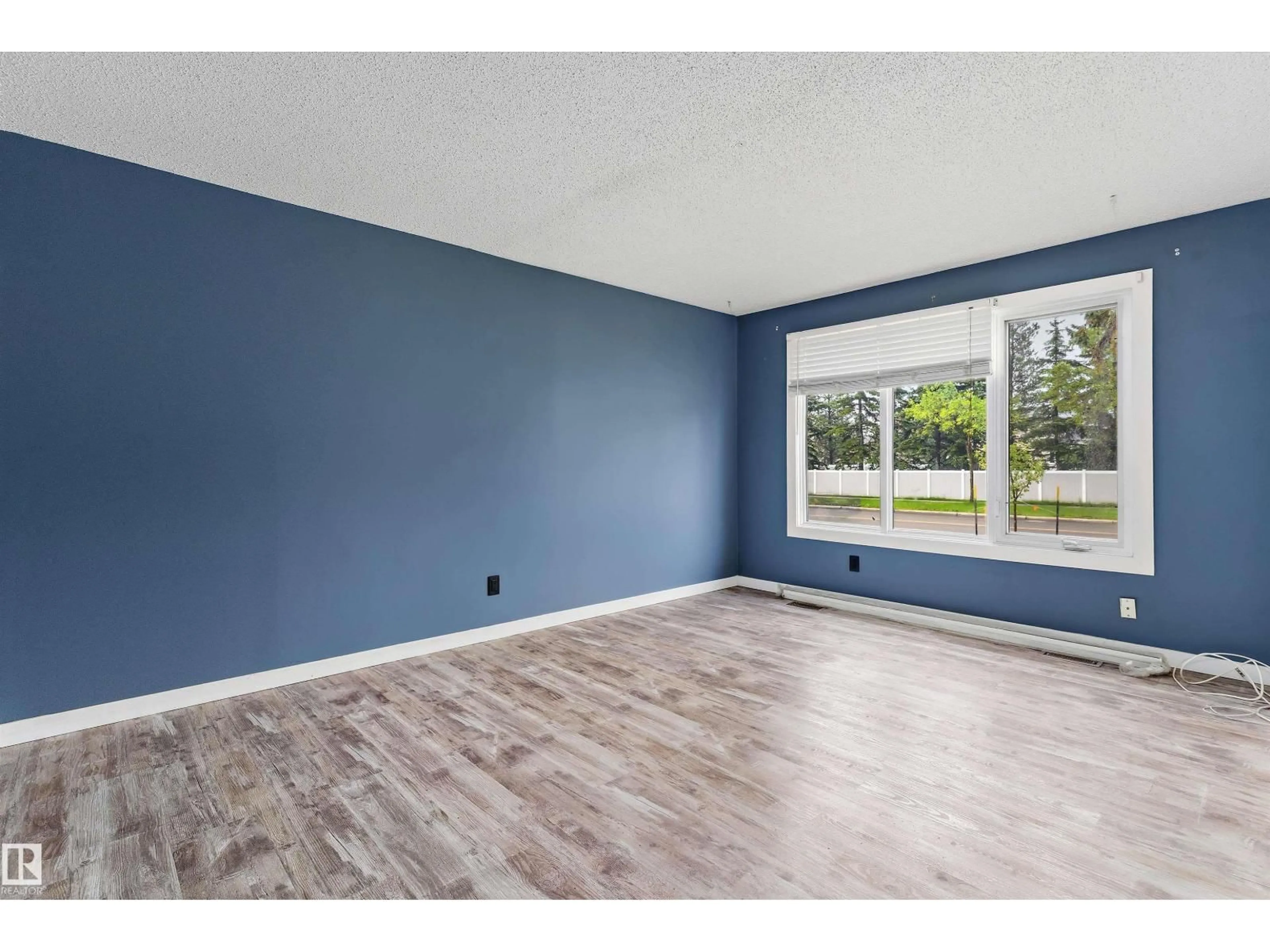 A pic of a room for 10930 BEAUMARIS RD, Edmonton Alberta T5X1Z6