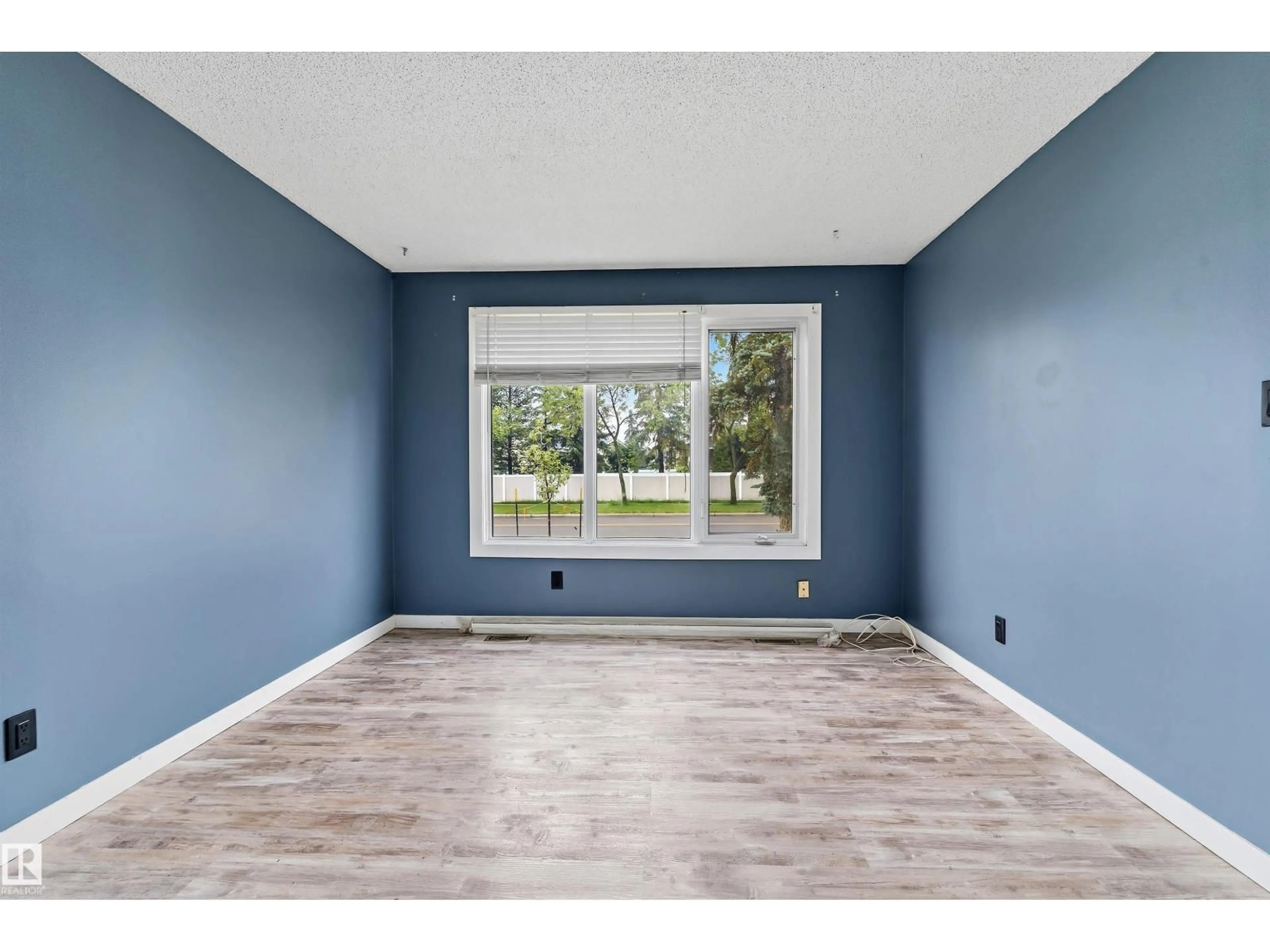 A pic of a room for 10930 BEAUMARIS RD, Edmonton Alberta T5X1Z6