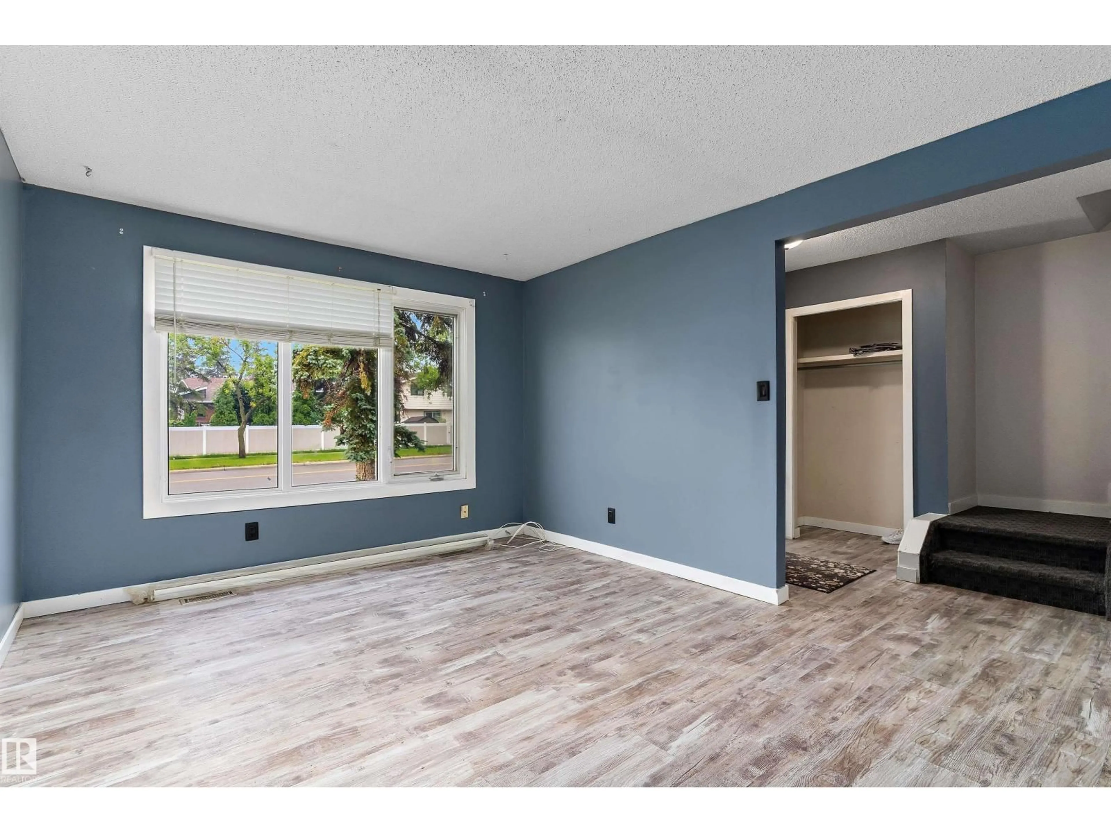 A pic of a room for 10930 BEAUMARIS RD, Edmonton Alberta T5X1Z6