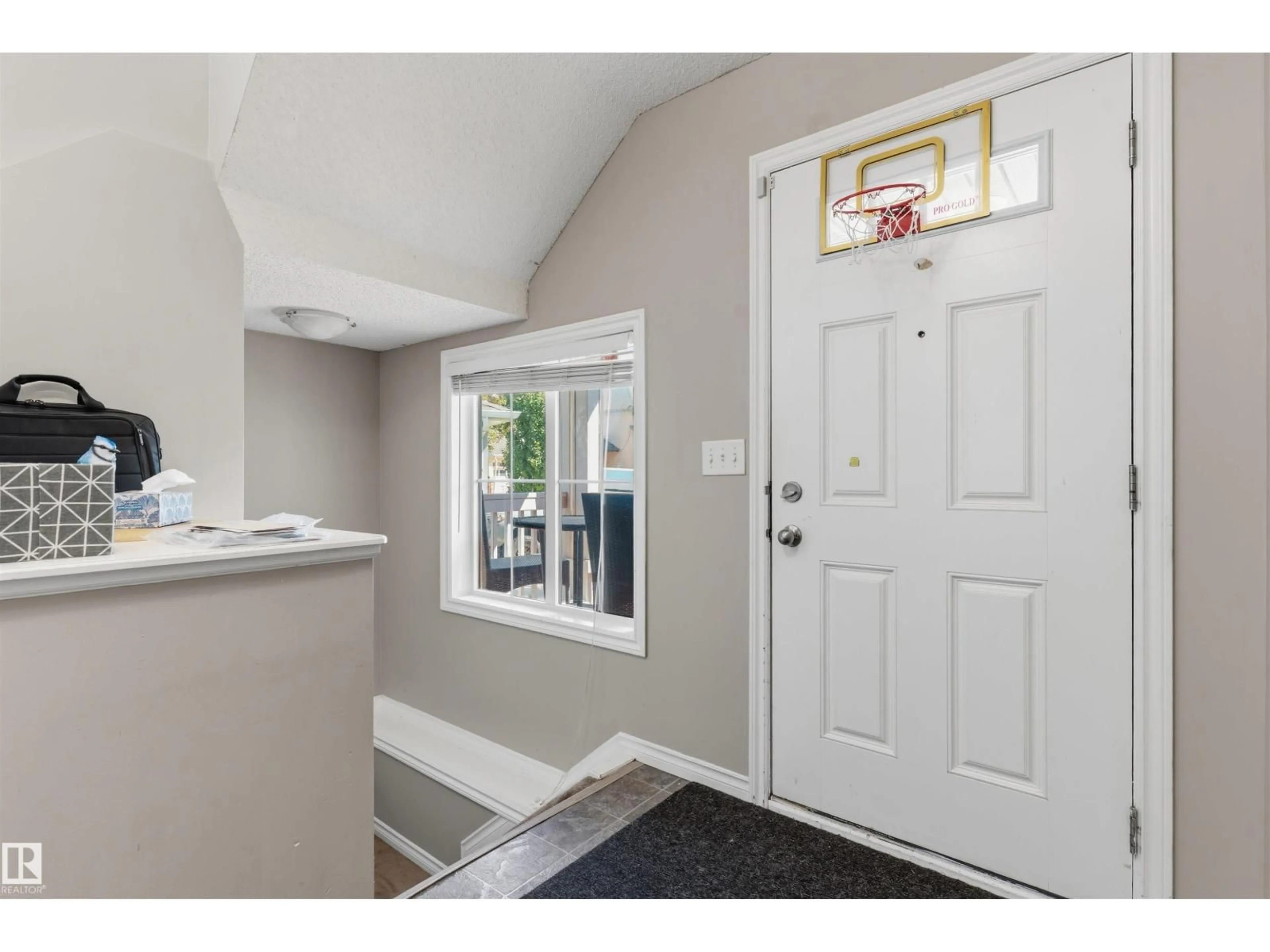 Indoor entryway for SW - 1608 65 ST, Edmonton Alberta T6X0N1
