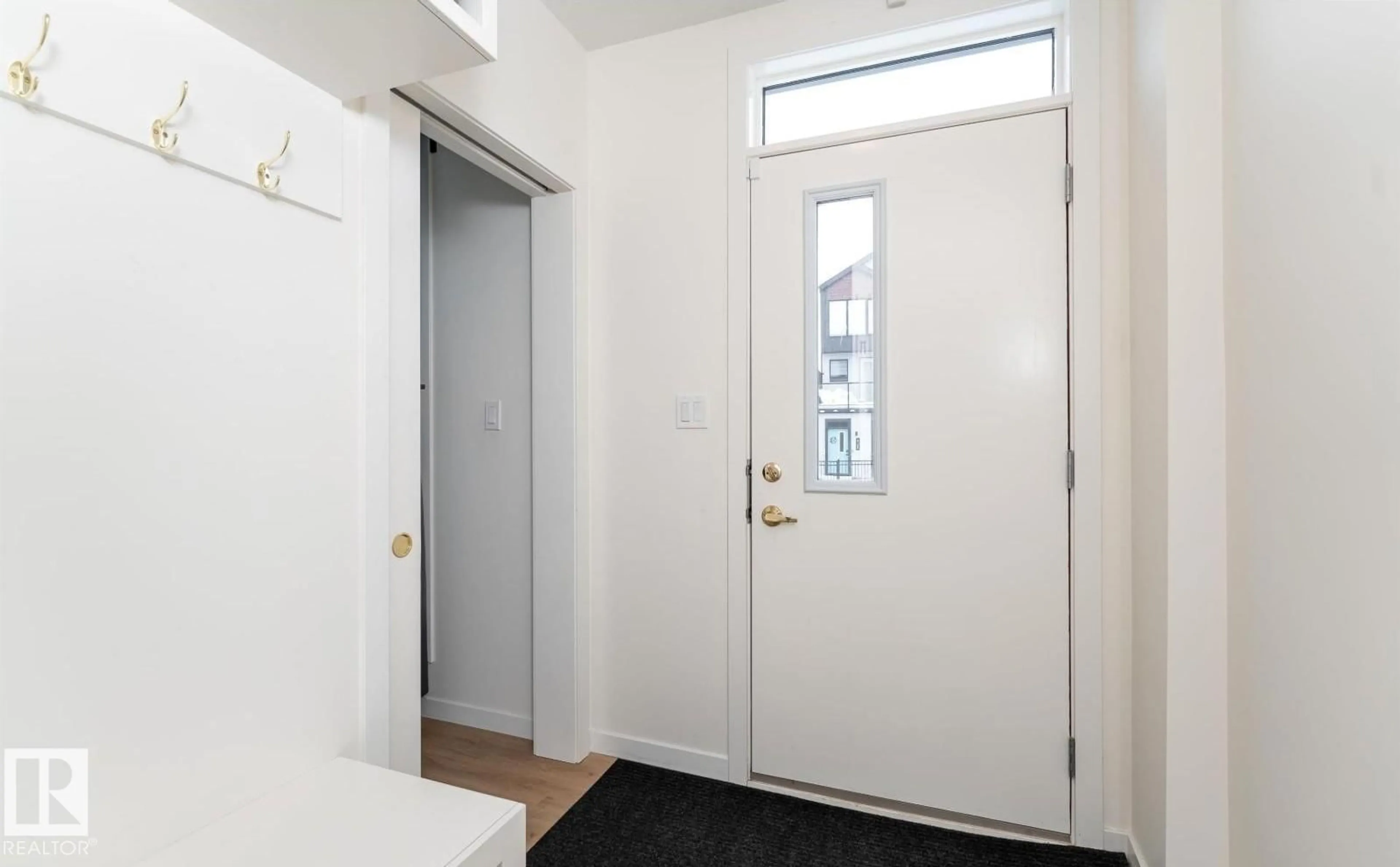 A pic of a room for SW - 427 39 ST, Edmonton Alberta T6X2X9