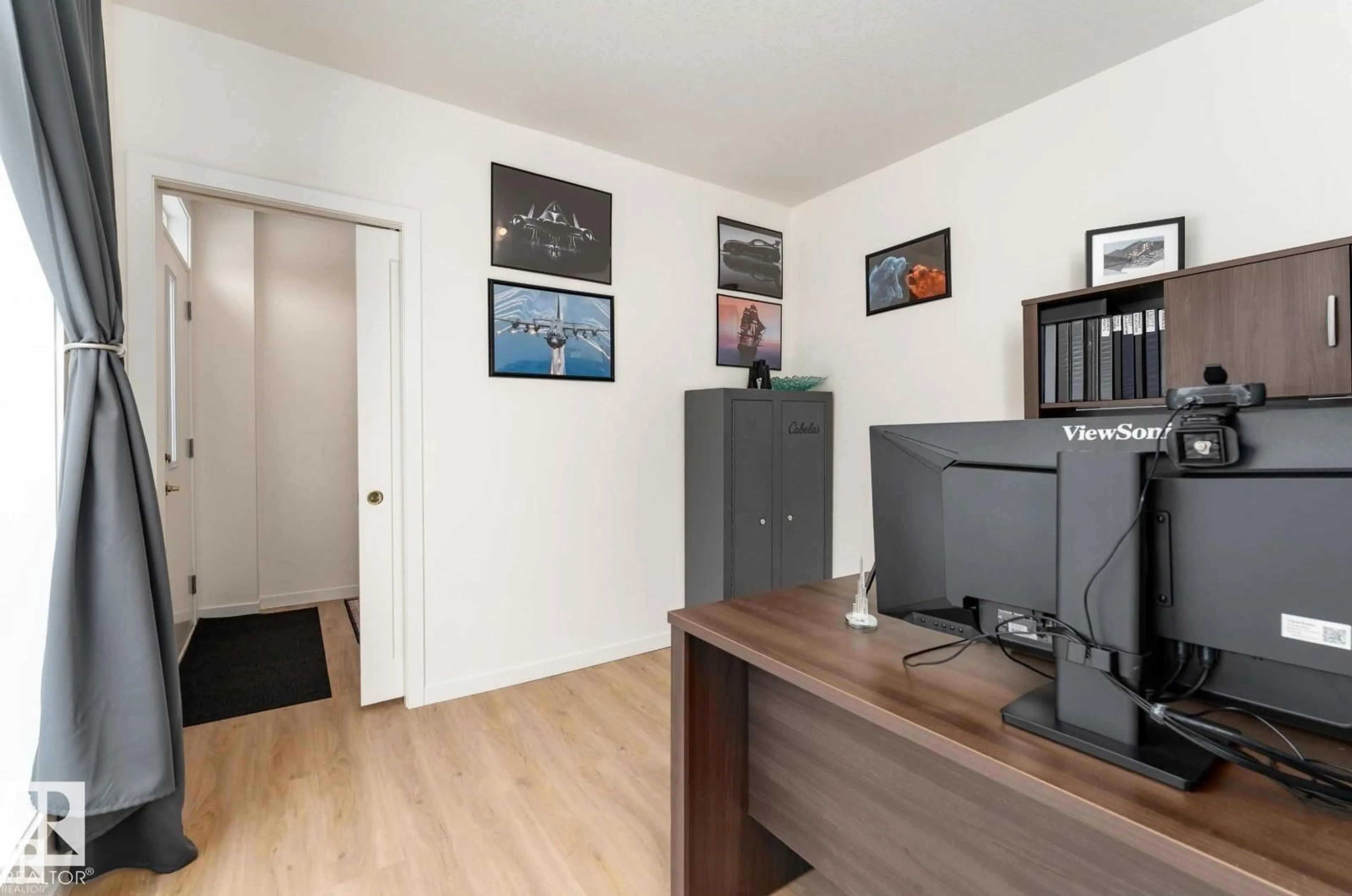 A pic of a room for SW - 427 39 ST, Edmonton Alberta T6X2X9