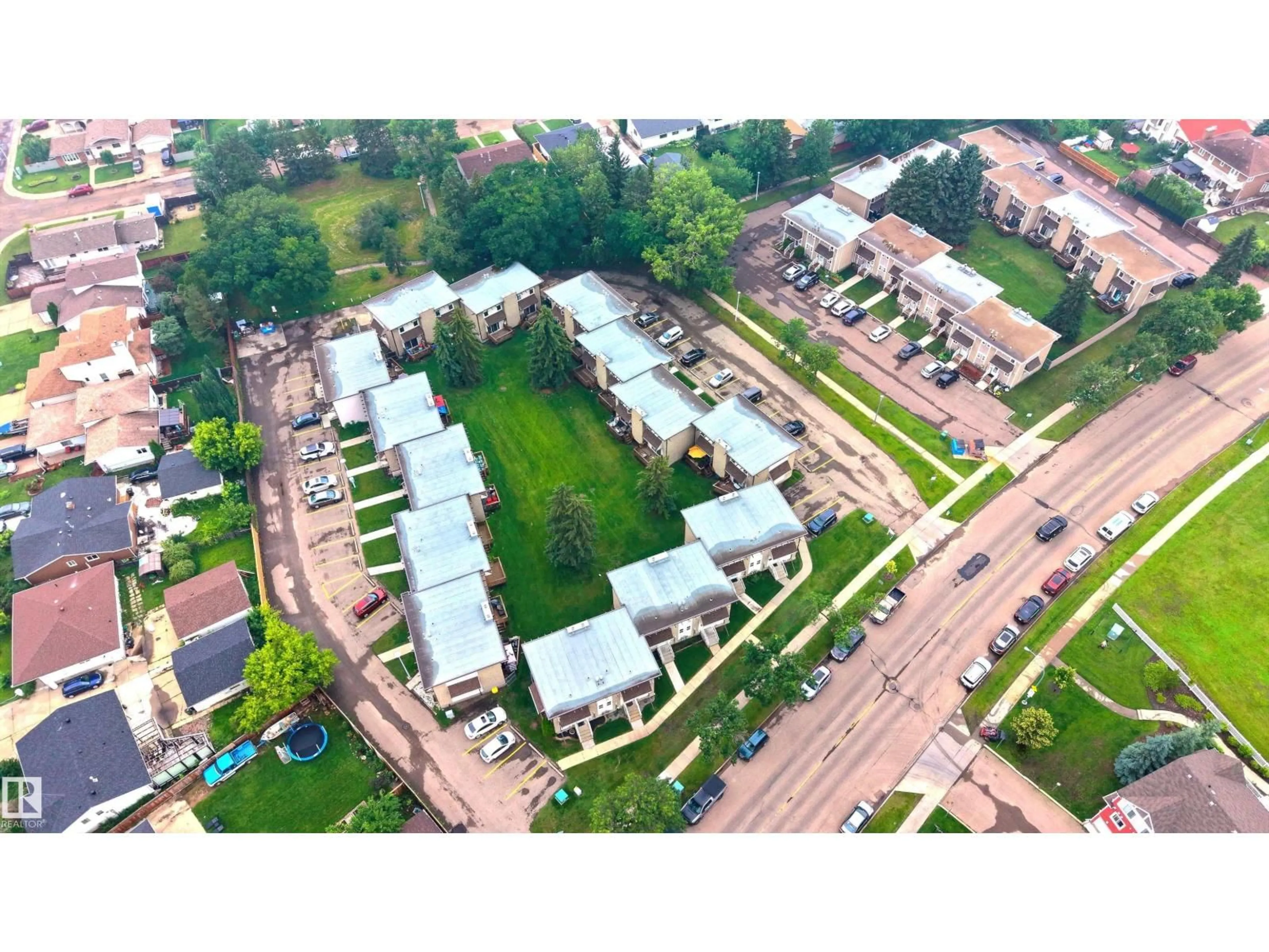 A pic from outside/outdoor area/front of a property/back of a property/a pic from drone, street for NW - 14624 121 ST, Edmonton Alberta T5X1T8