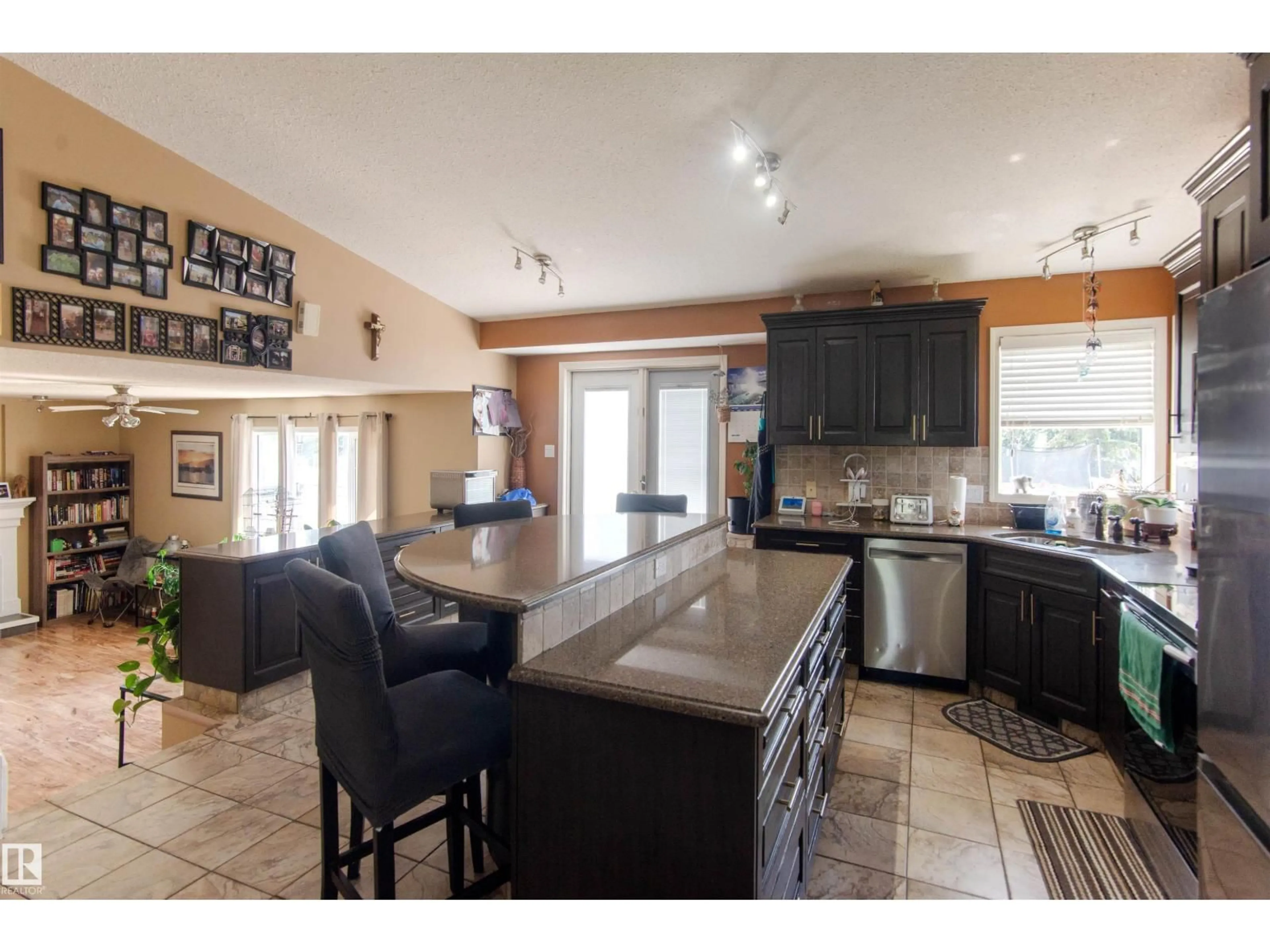 Open concept kitchen, unknown for 4126 40 AV, Bonnyville Town Alberta T9N1S4