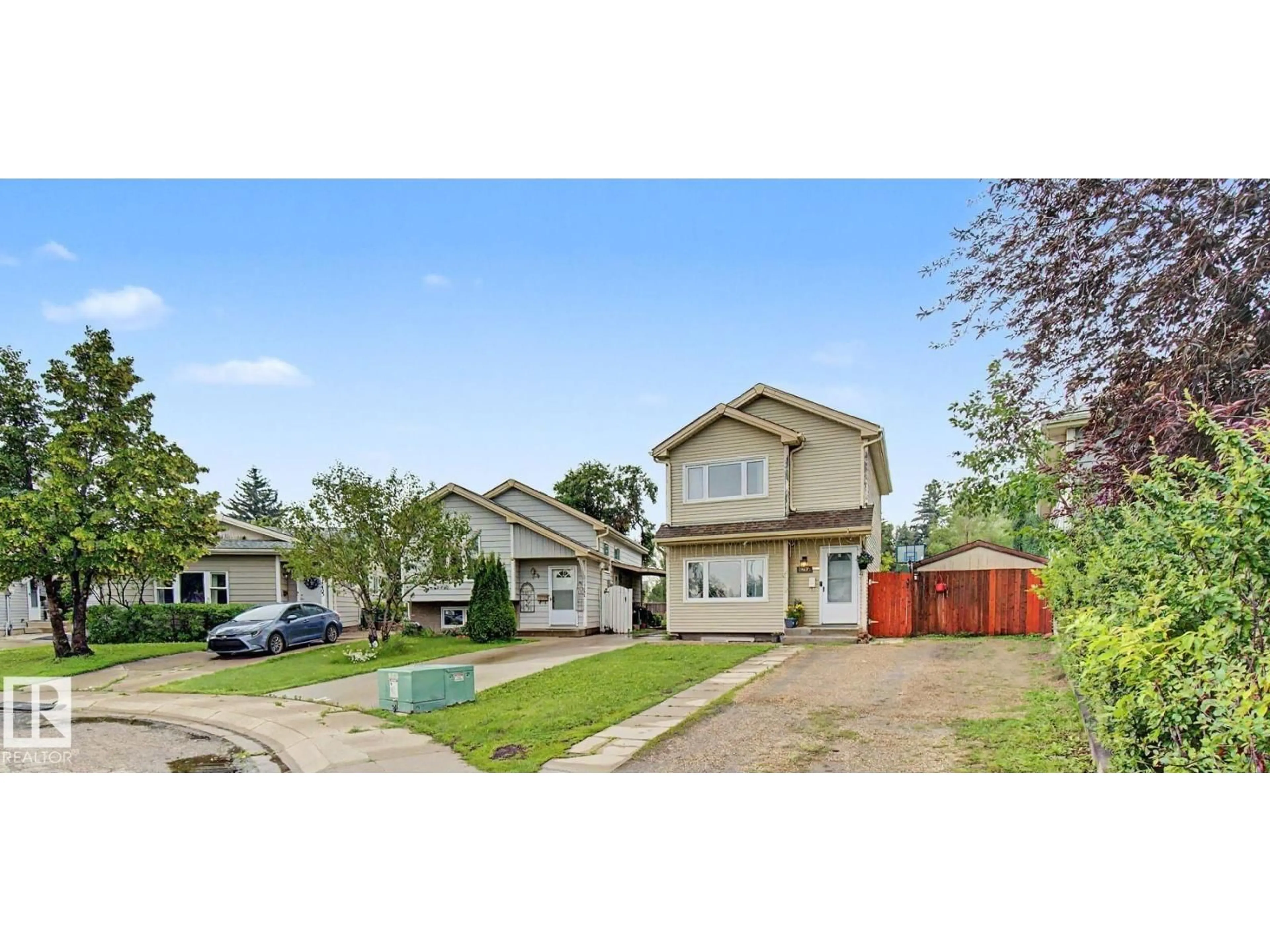 Home with vinyl exterior material, street for 18407 95A AV, Edmonton Alberta T5T3V7