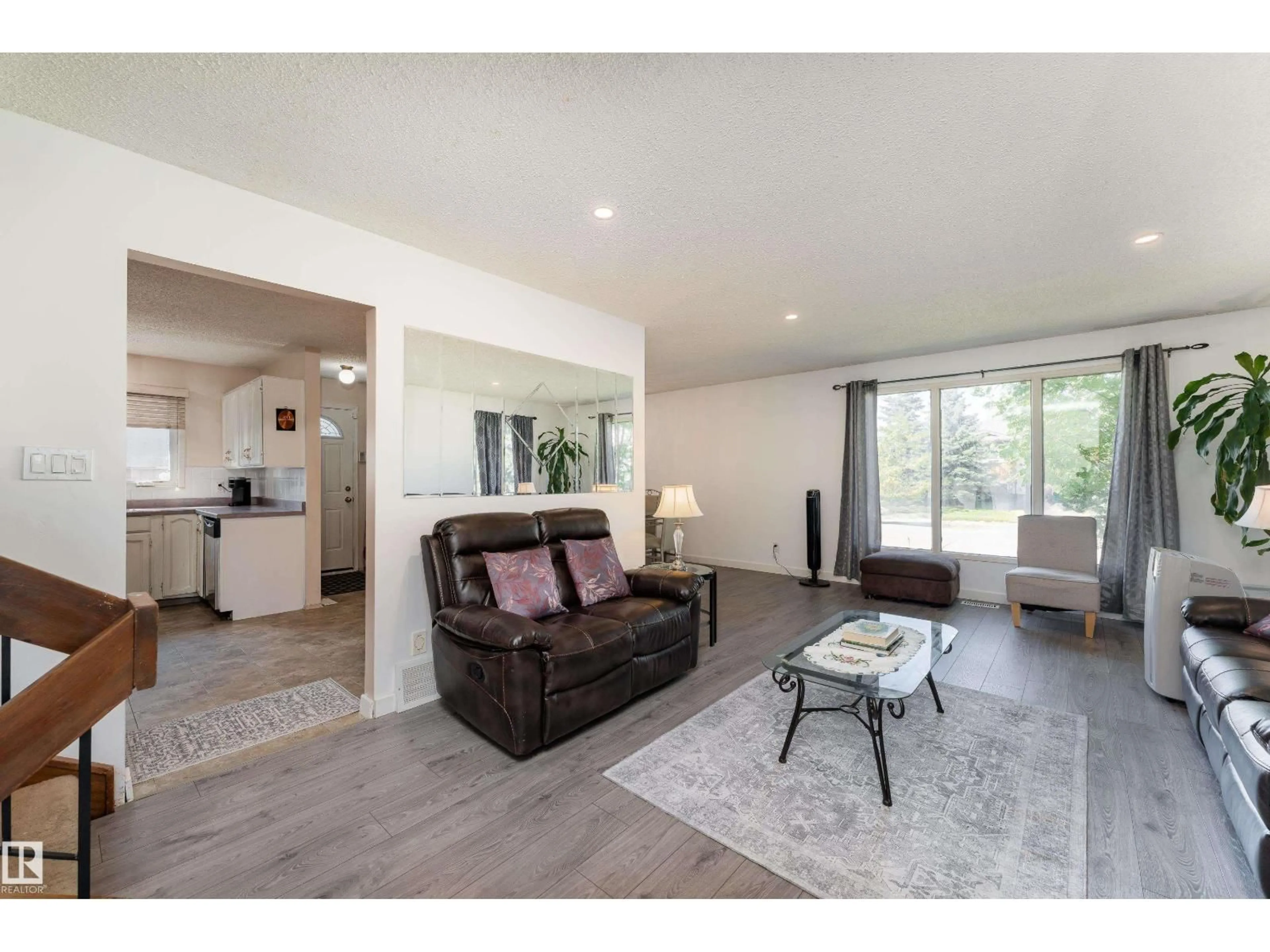 Living room with furniture, unknown for 611 KIRKNESS RD, Edmonton Alberta T5Y2L5