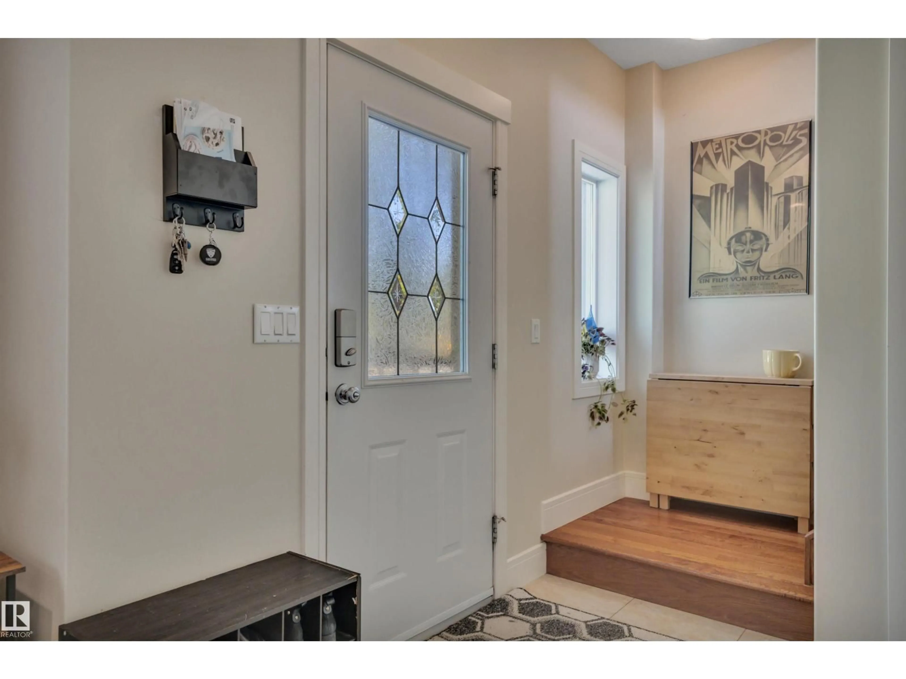 Indoor entryway for 12205 112 AV, Edmonton Alberta T5M0B4