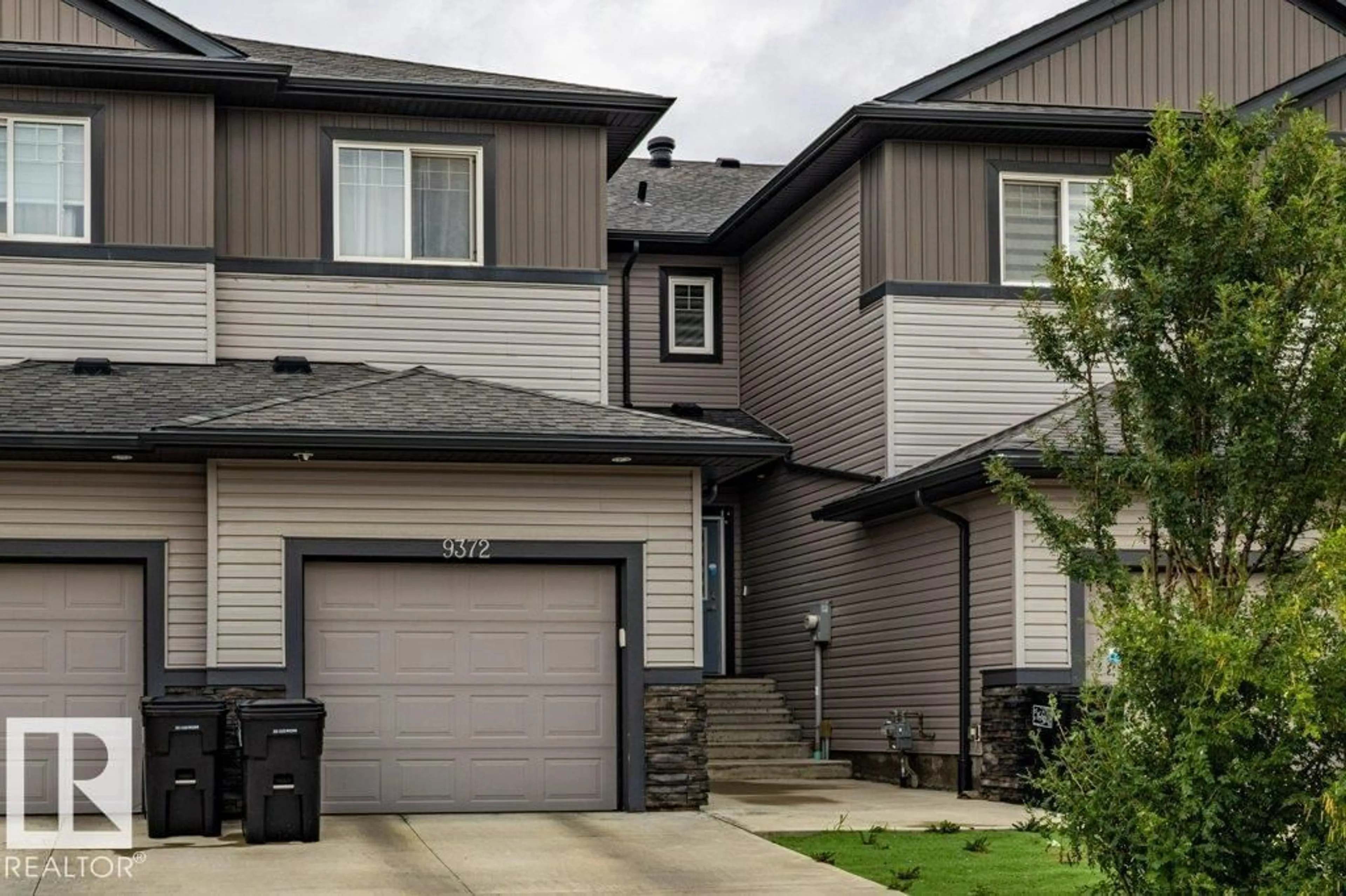 Home with vinyl exterior material, street for SW SW - 9372 COOPER BN, Edmonton Alberta T6W4A4