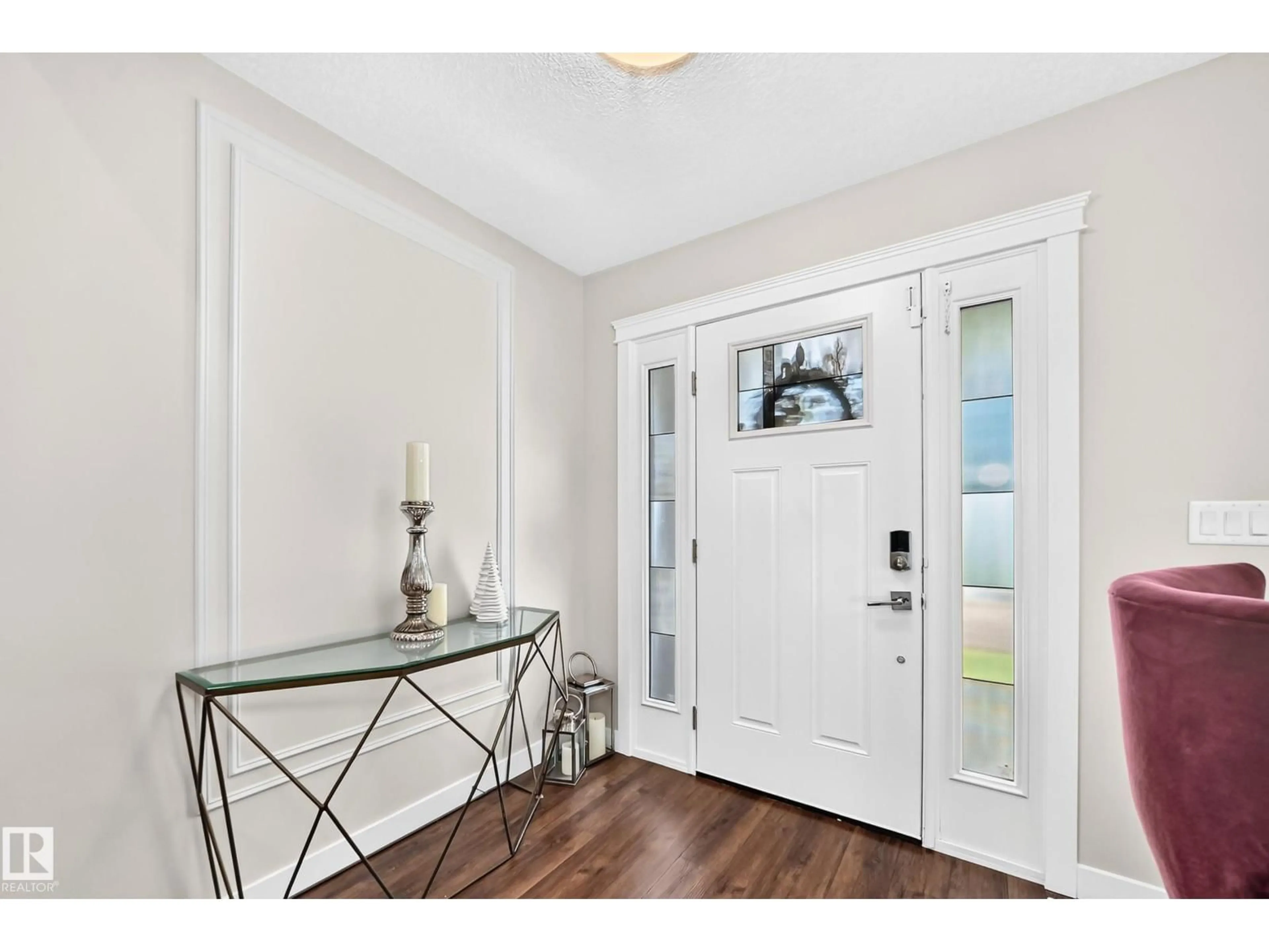 Indoor entryway for 15503 95 AV, Edmonton Alberta T5P0A2