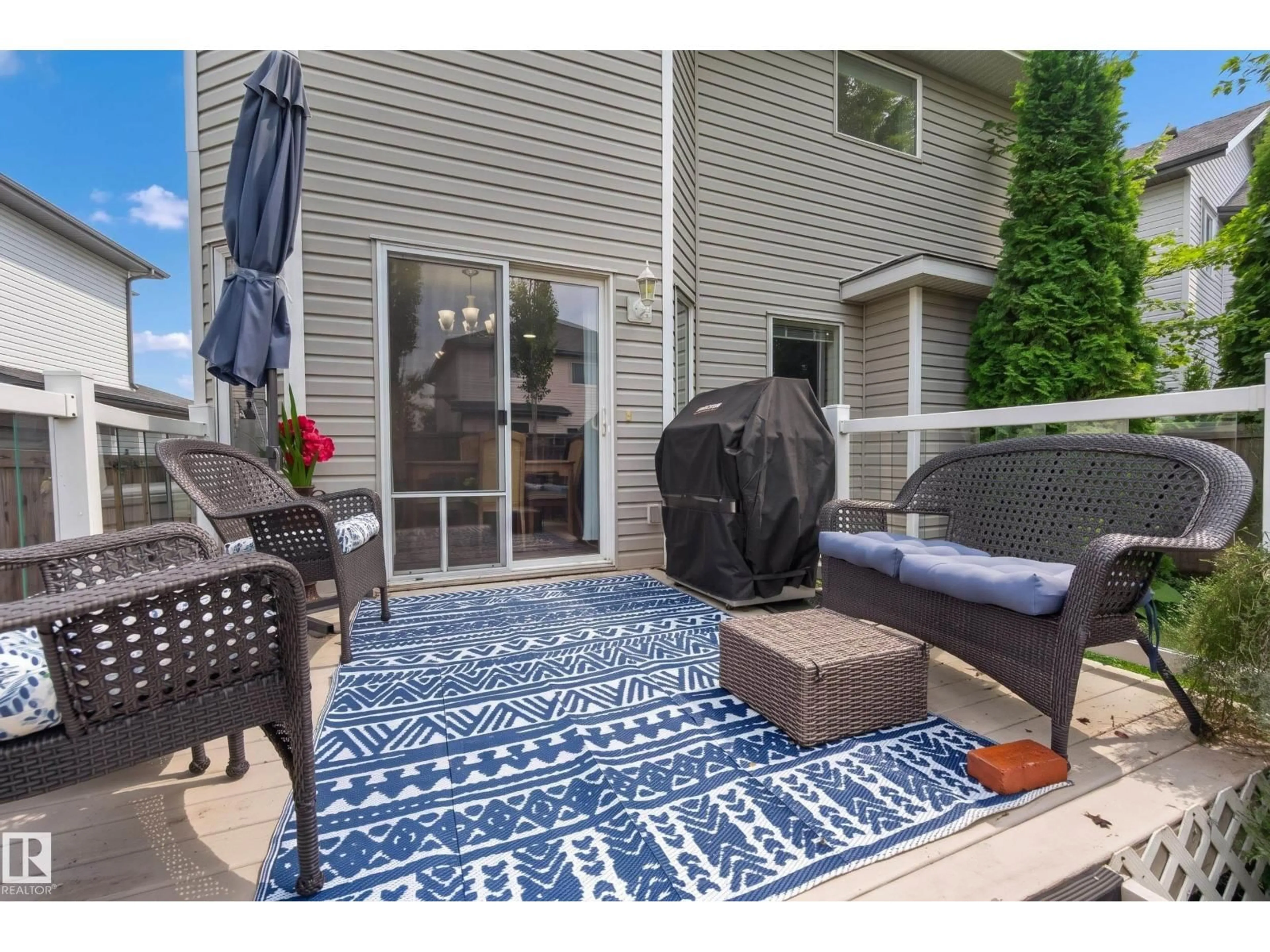 Patio, street for 556 FOXBORO LO, Sherwood Park Alberta T8A0P6