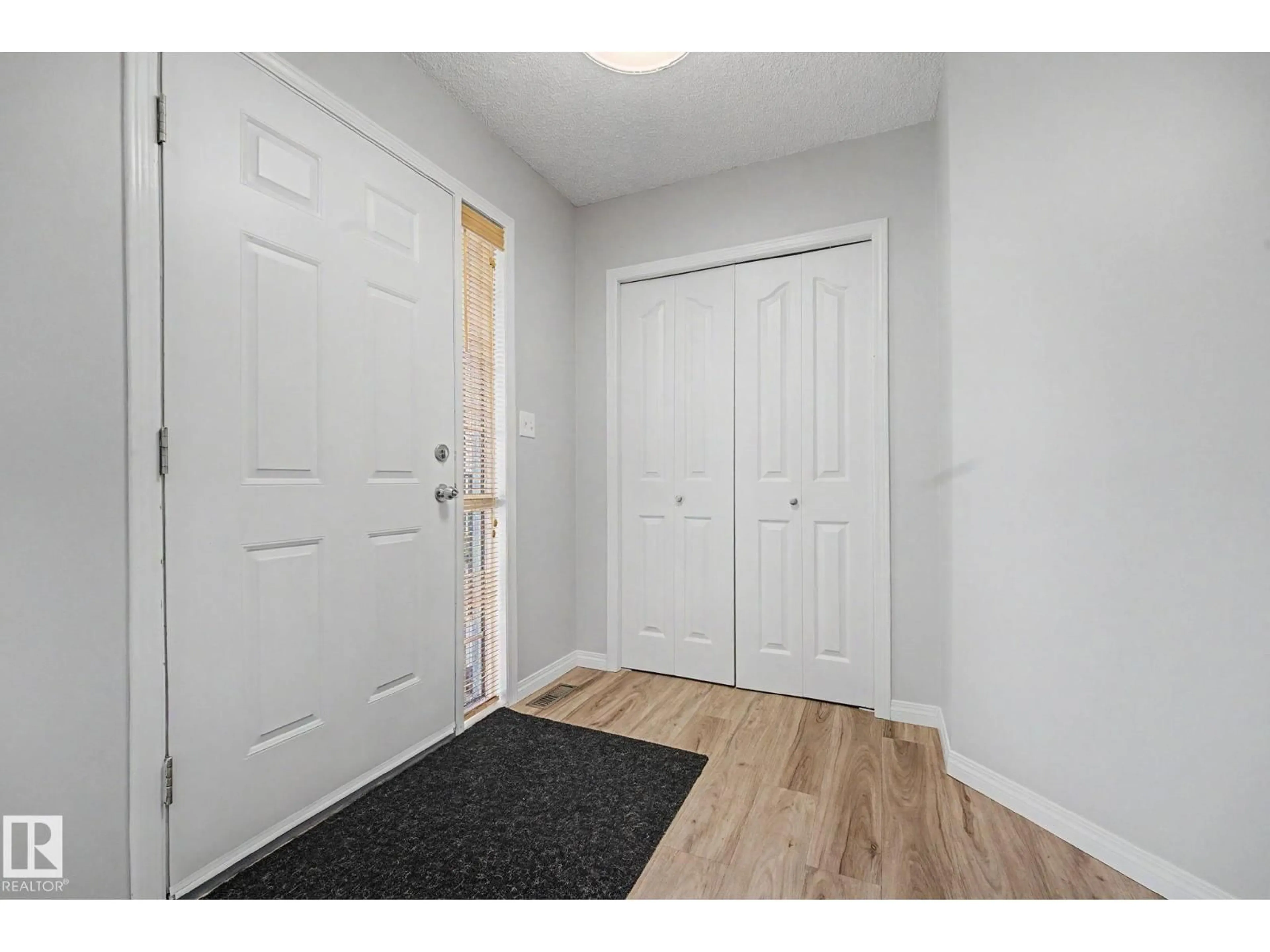 Indoor entryway for #7 - 10 DEVON CL, St. Albert Alberta T8N6B6
