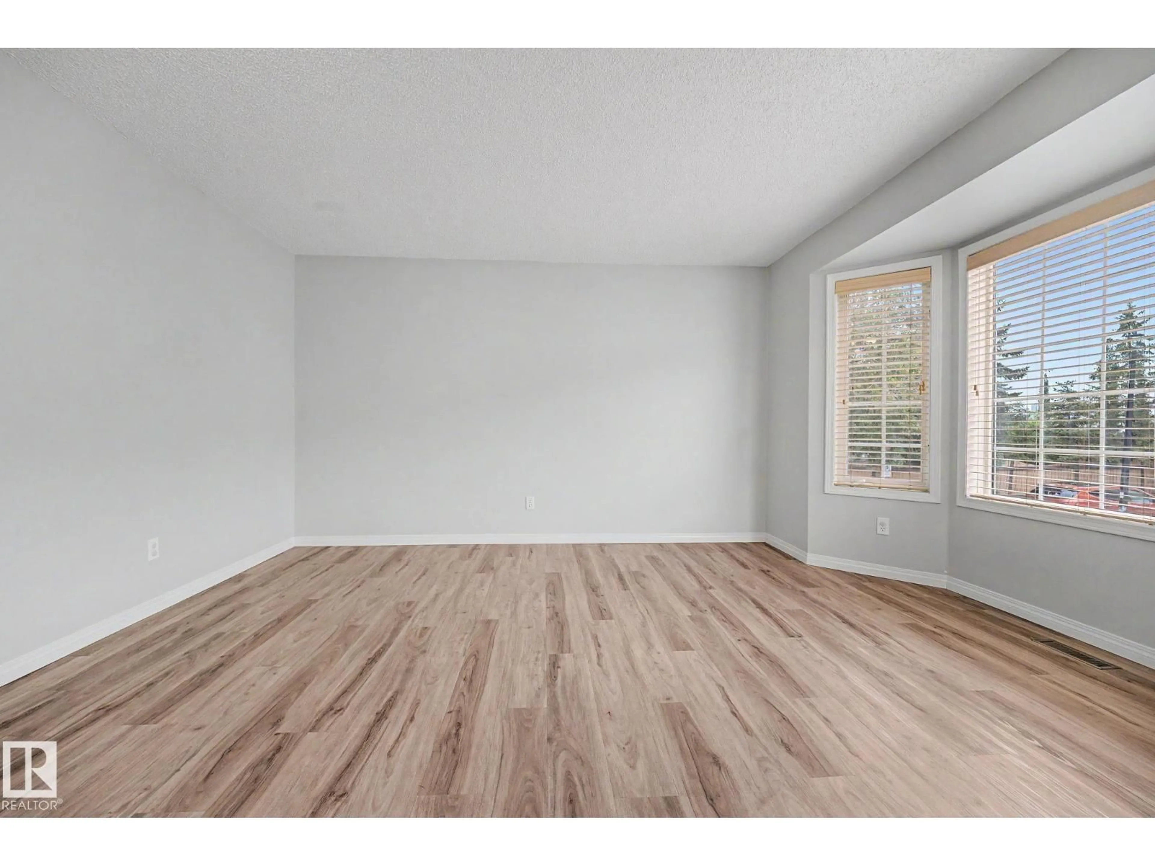 A pic of a room for #7 - 10 DEVON CL, St. Albert Alberta T8N6B6