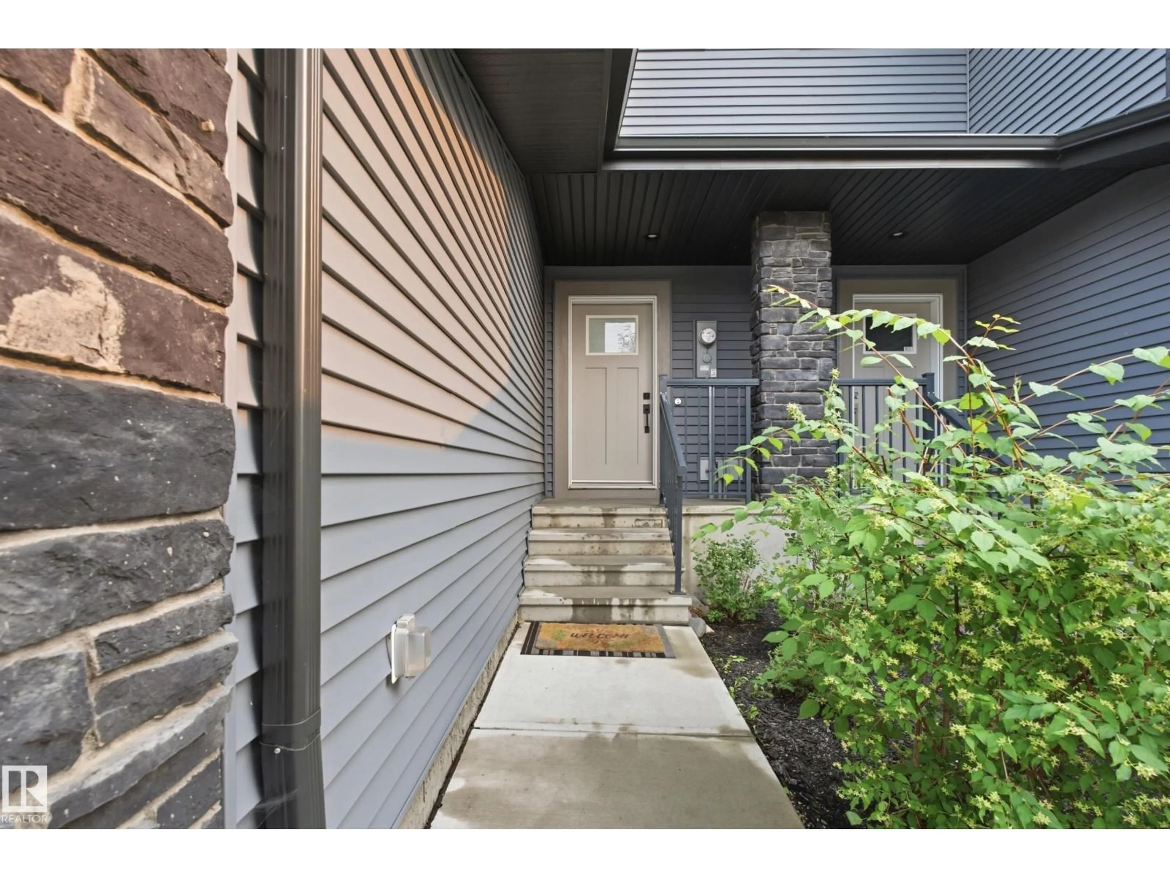 Indoor entryway for SW - 1860 KEENE CR, Edmonton Alberta T6W3W4