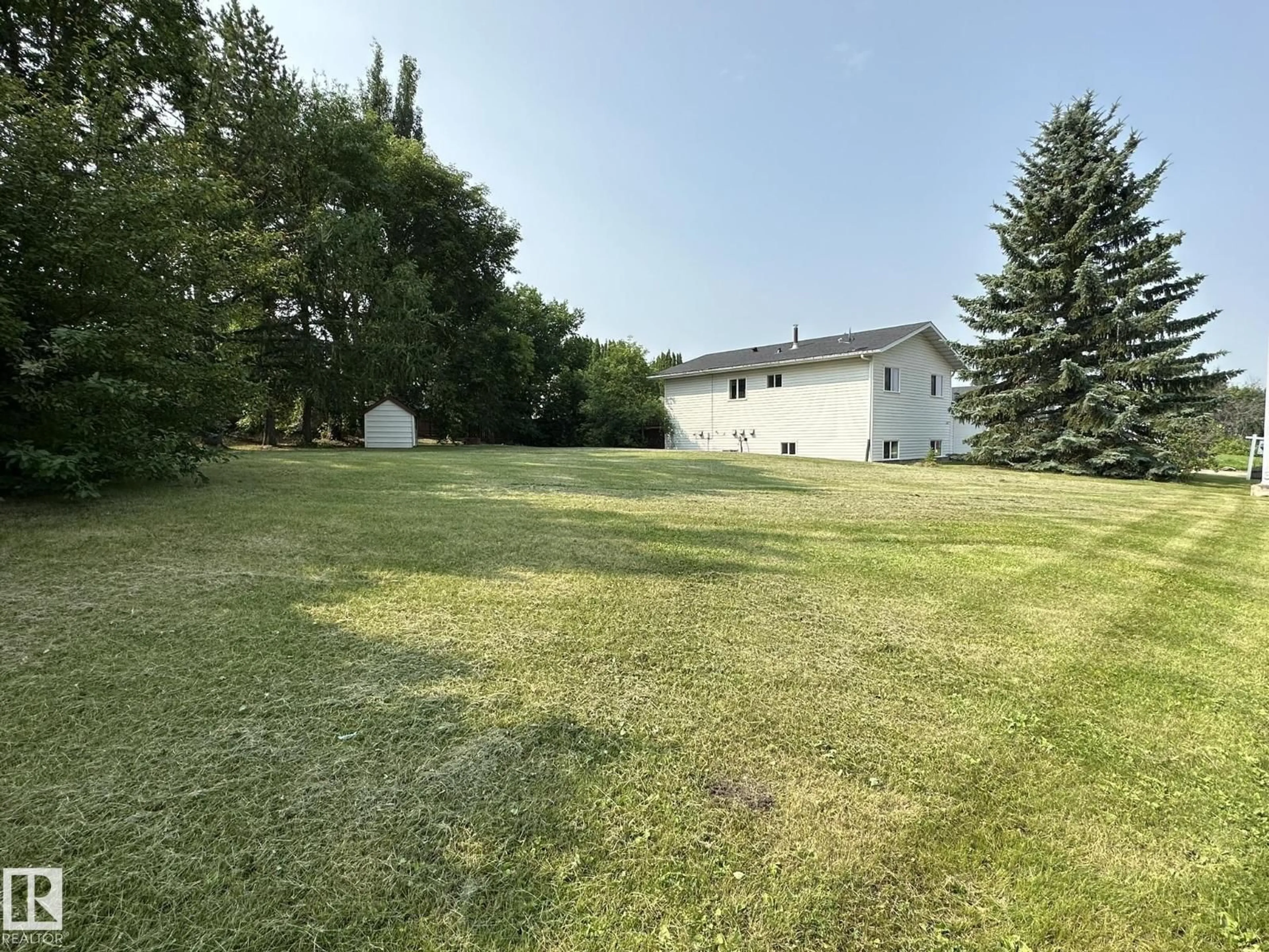 A pic from outside/outdoor area/front of a property/back of a property/a pic from drone, unknown for 4317 & 4309 54 AV, Smoky Lake Town Alberta T0A3C0