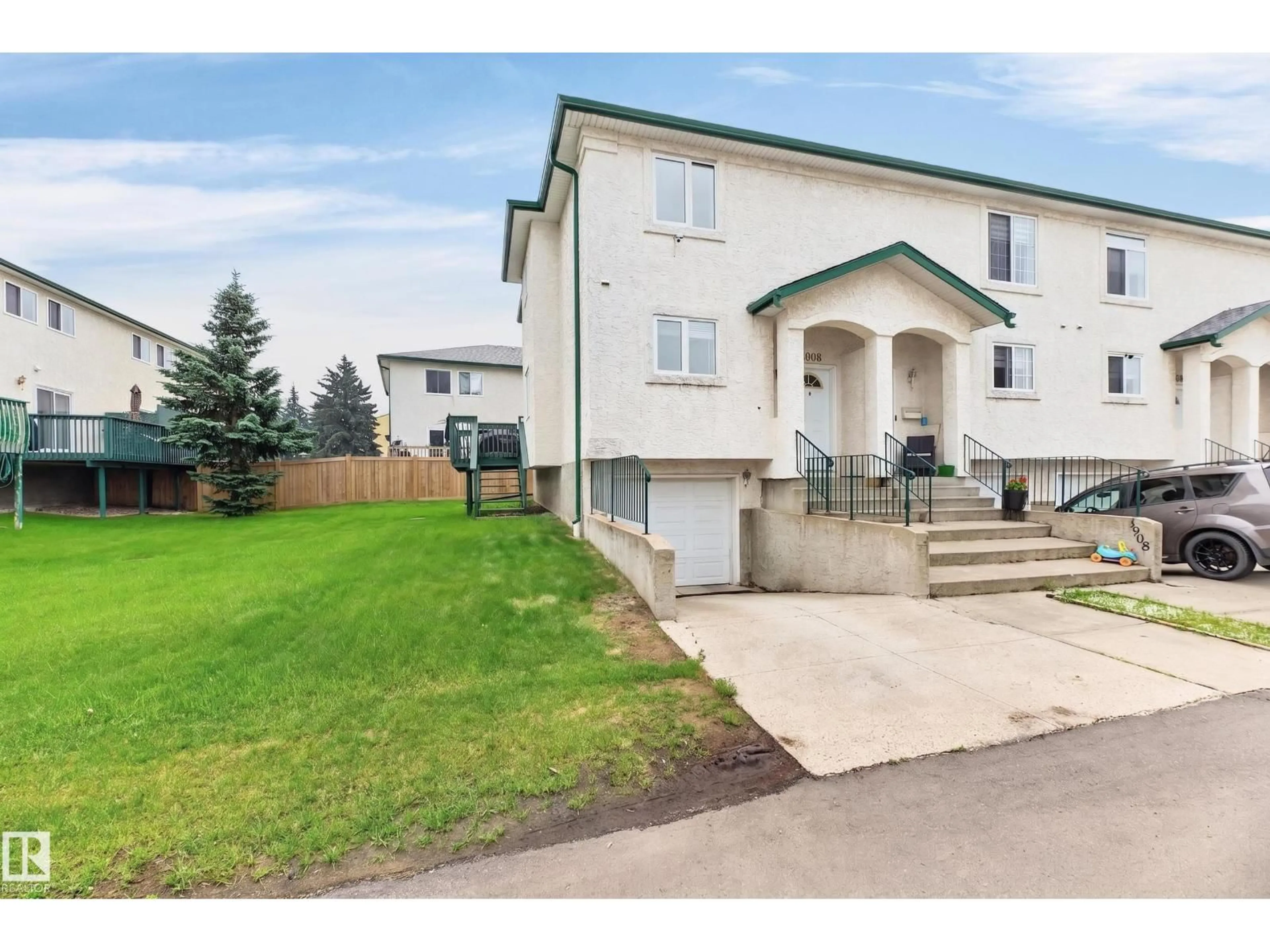 A pic from outside/outdoor area/front of a property/back of a property/a pic from drone, street for NW - 1906 65 ST, Edmonton Alberta T6L7A2