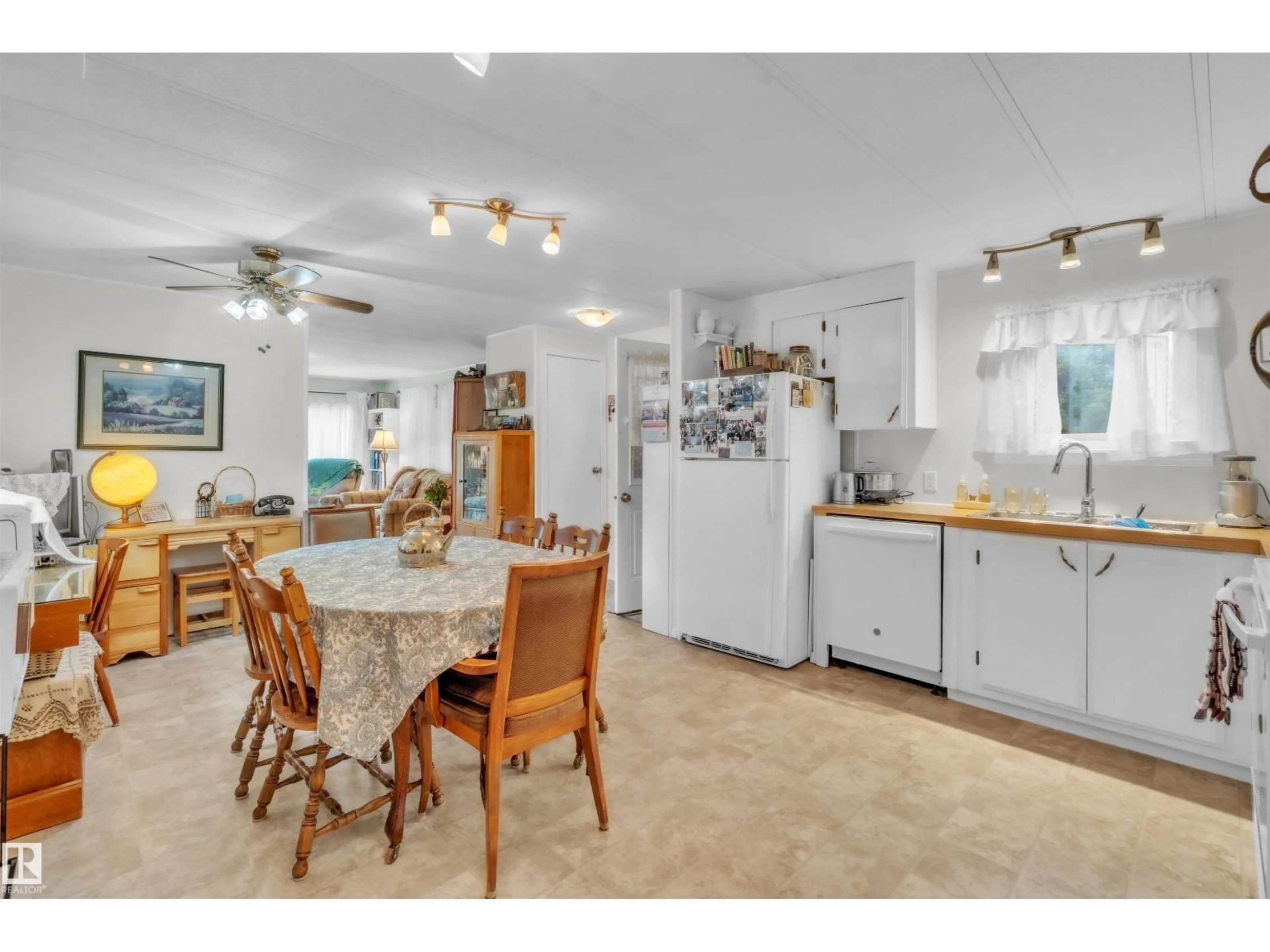 Open concept kitchen, ceramic/tile floor for 5301 52 ST, Cold Lake Alberta T9M1X5