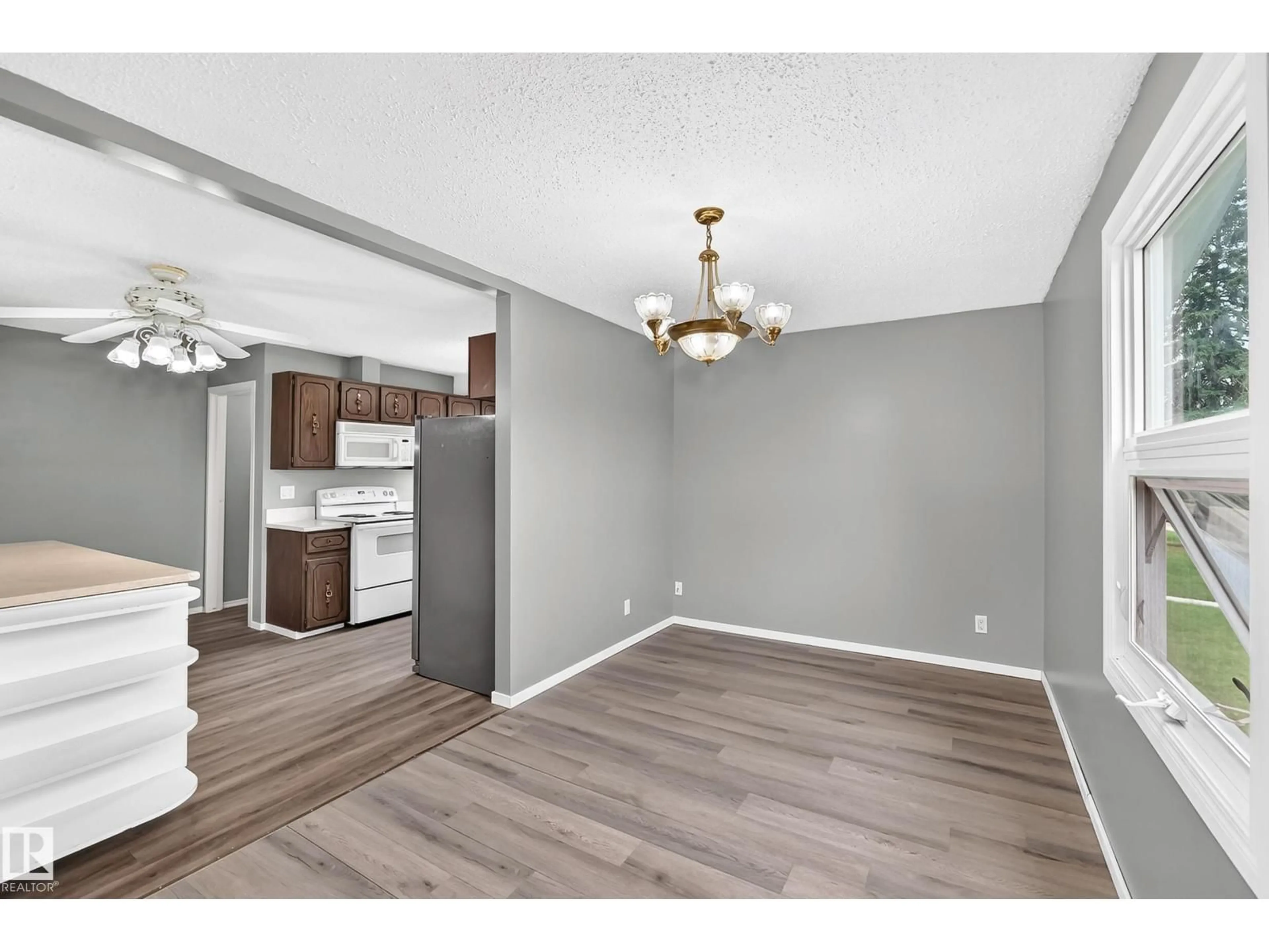 A pic of a room for 1169 72 ST, Edmonton Alberta T6K3L7