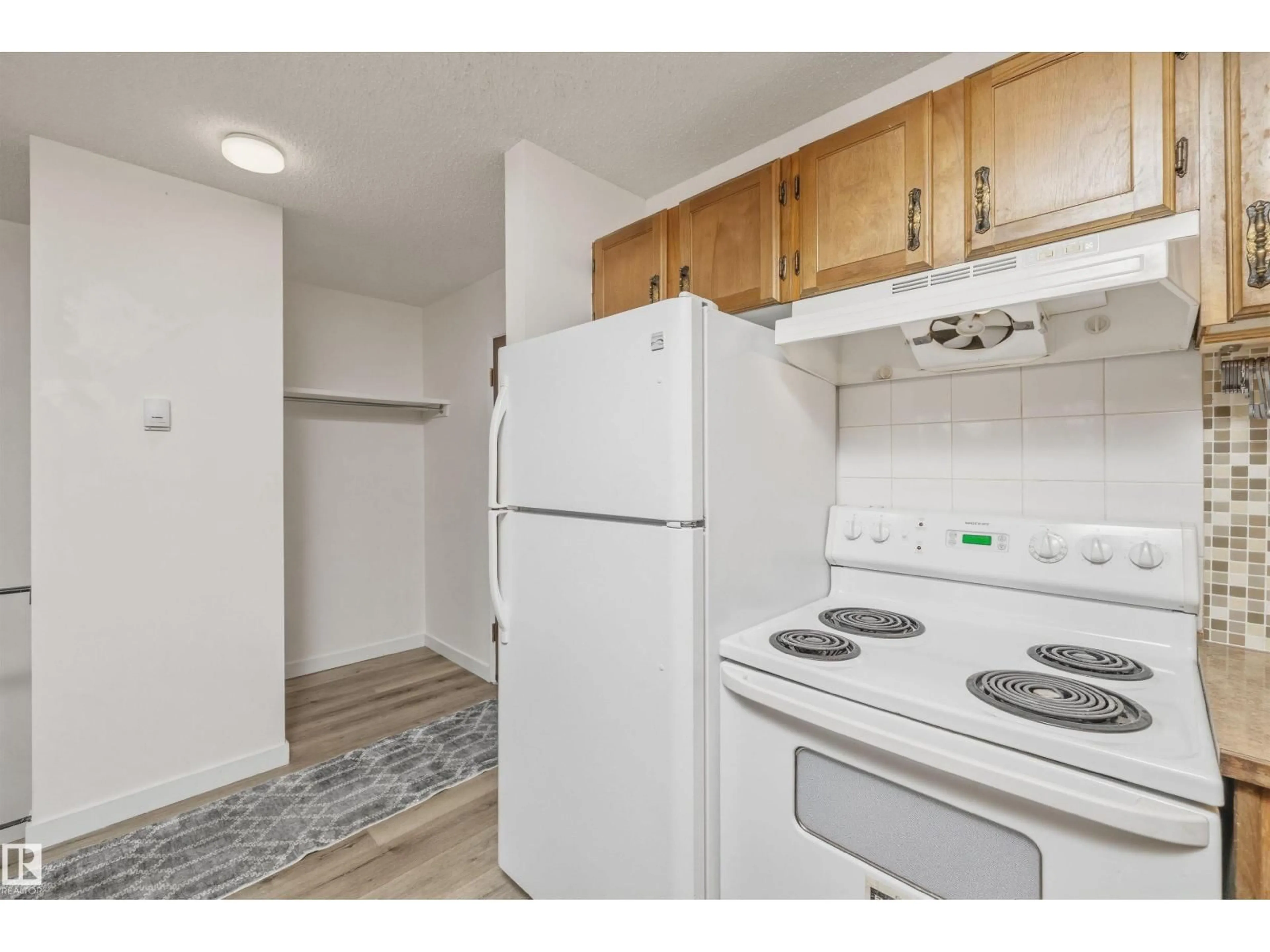 Standard kitchen, unknown for #8 - 10931 83 ST, Edmonton Alberta T5H1M2