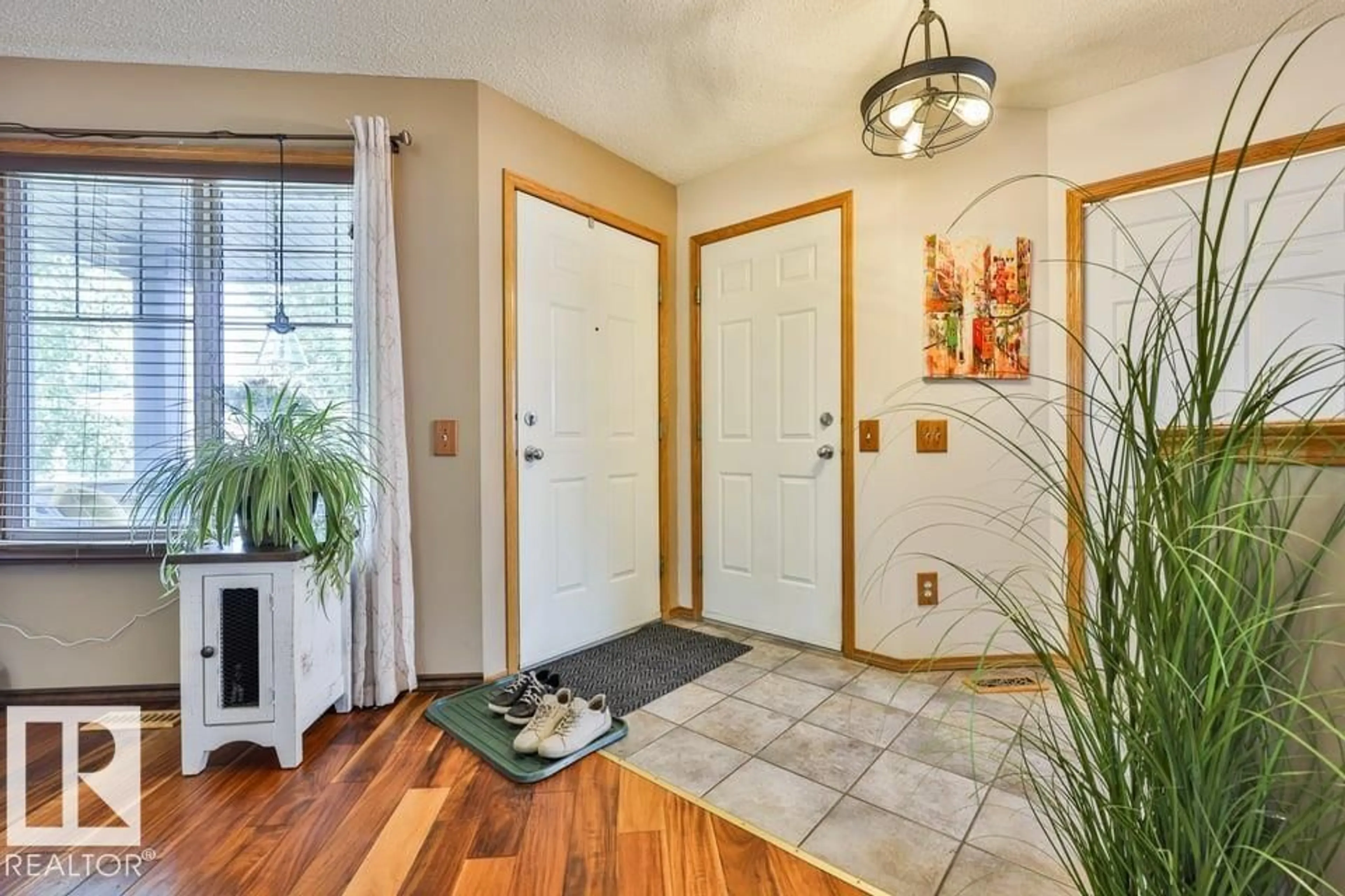 Indoor entryway for 56 BRIGHTON BA, Sherwood Park Alberta T8H2C3