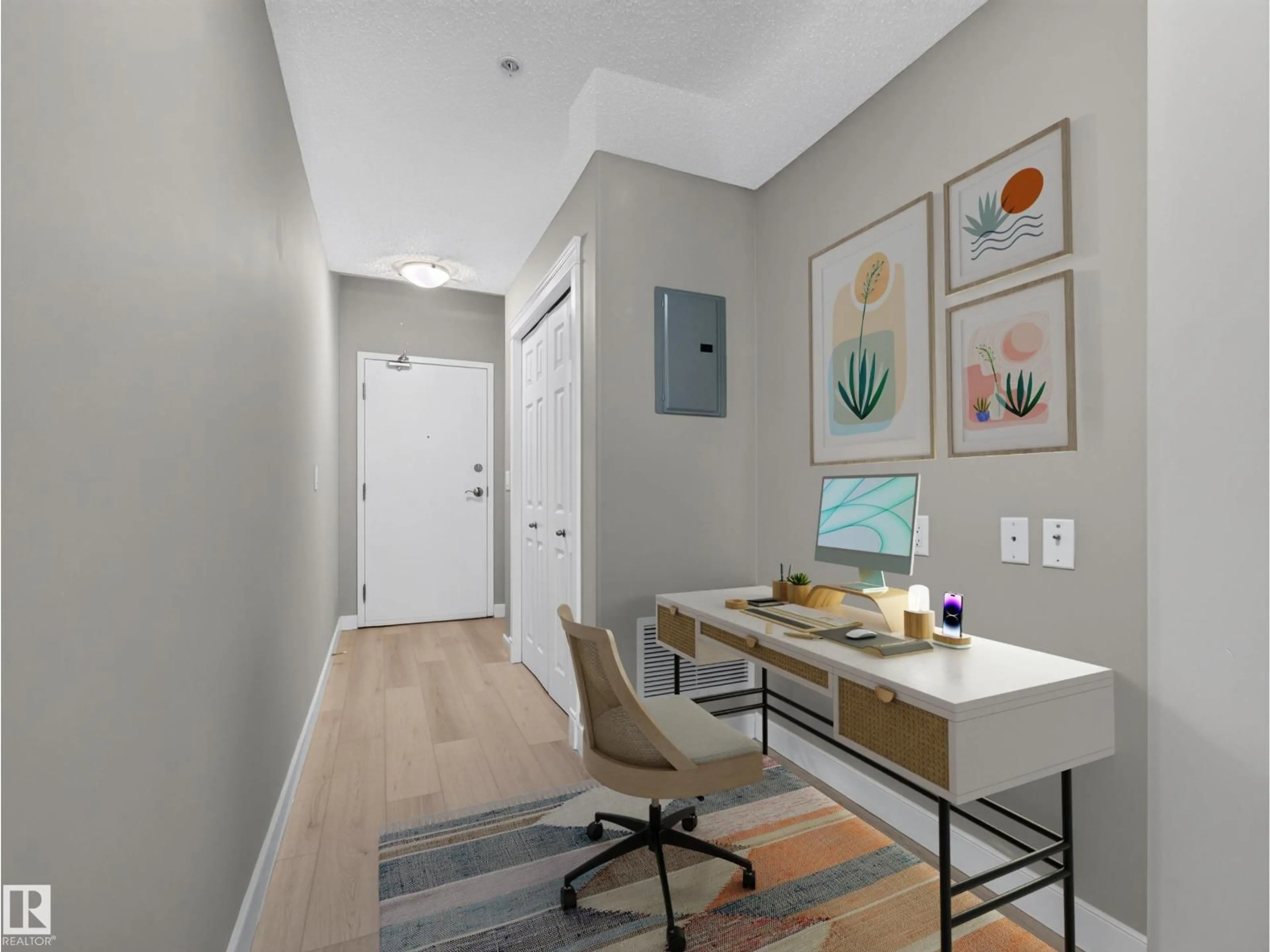 Indoor entryway for 1208 109 ST, Edmonton Alberta T5K1H6