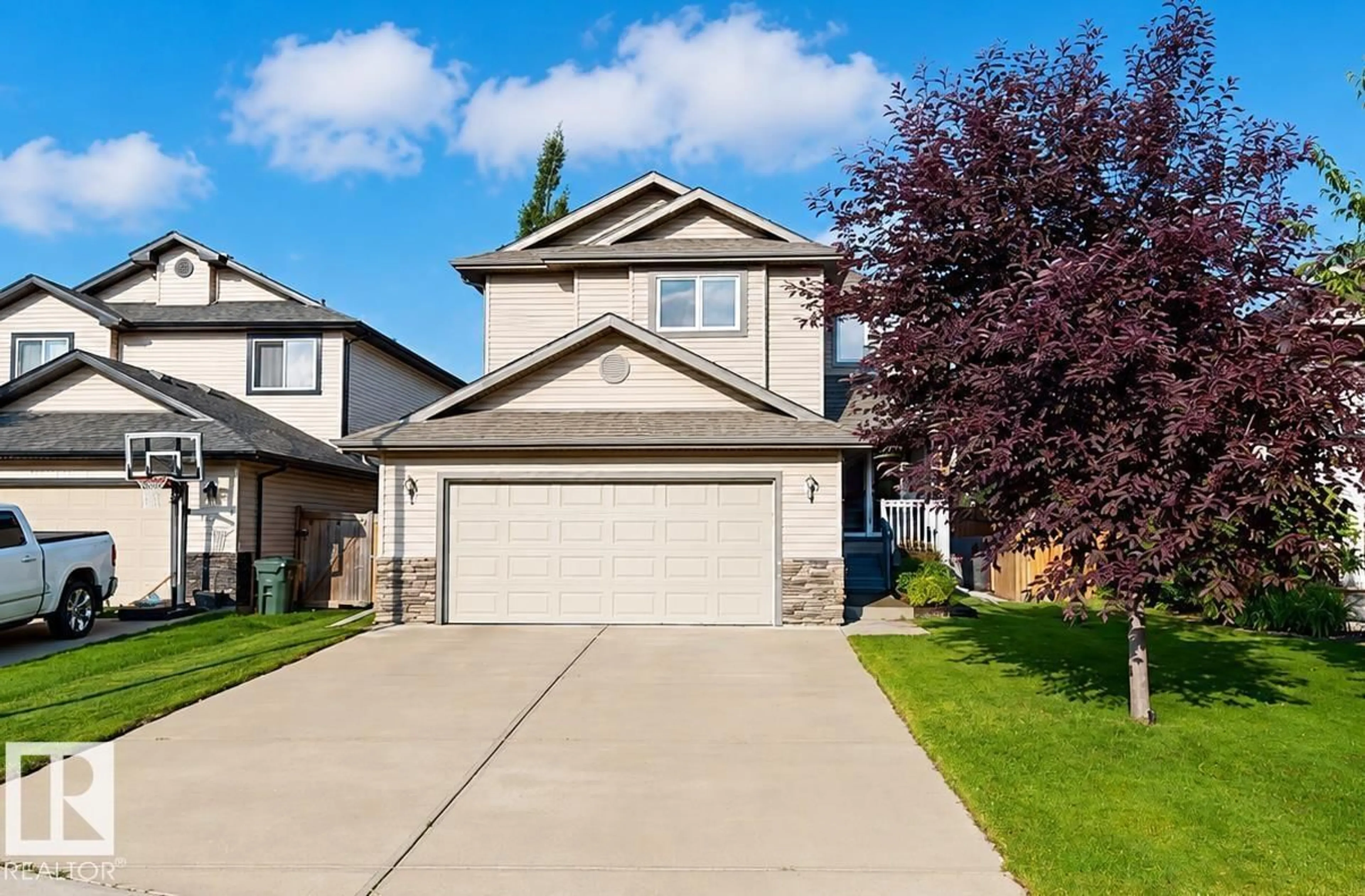Home with vinyl exterior material, street for 537 FAIRWAY CO, Stony Plain Alberta T7Z0G9