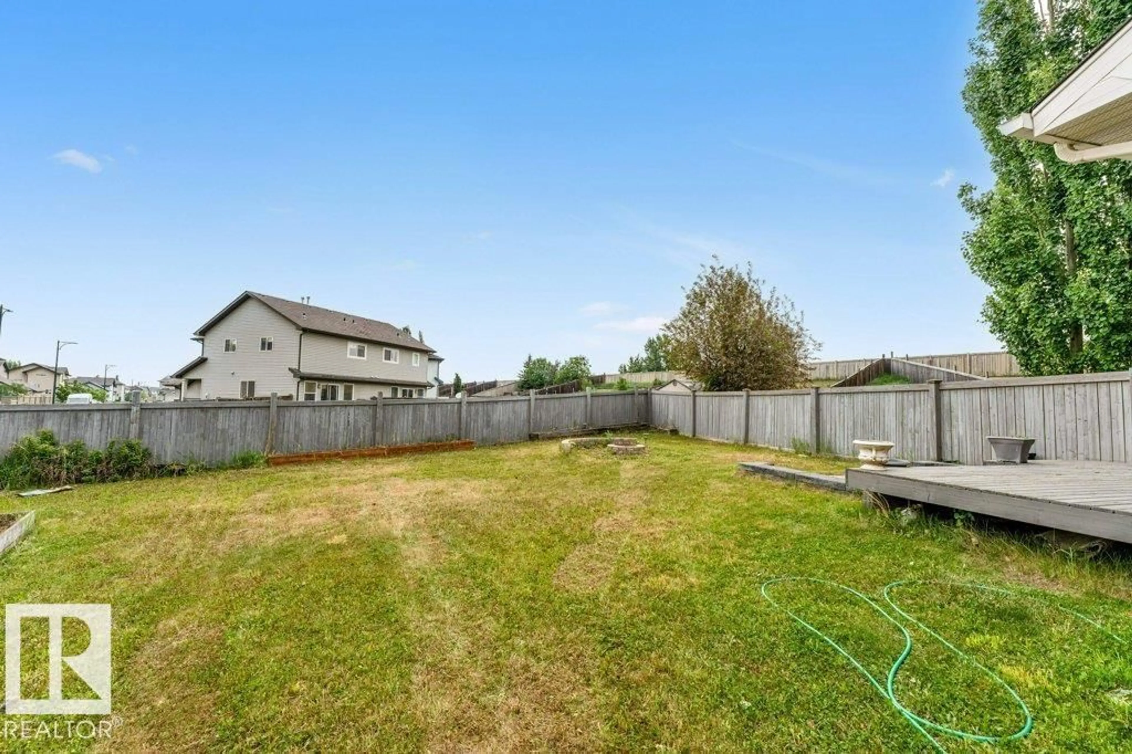Patio, unknown for 3545 11 ST, Edmonton Alberta T6T0J7