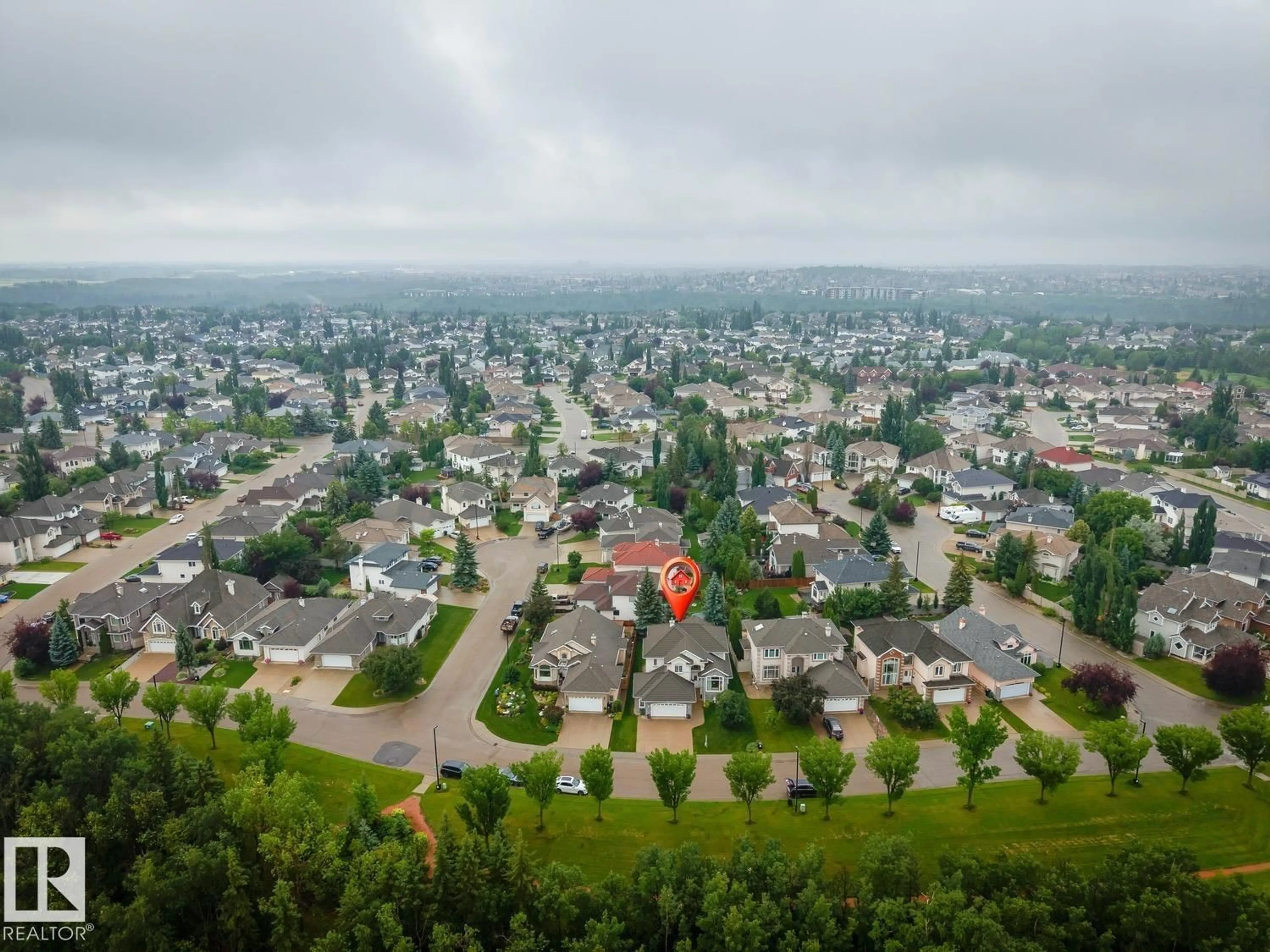 A pic from outside/outdoor area/front of a property/back of a property/a pic from drone, city buildings view from balcony for NW - 1408 115 ST, Edmonton Alberta T6J7A3