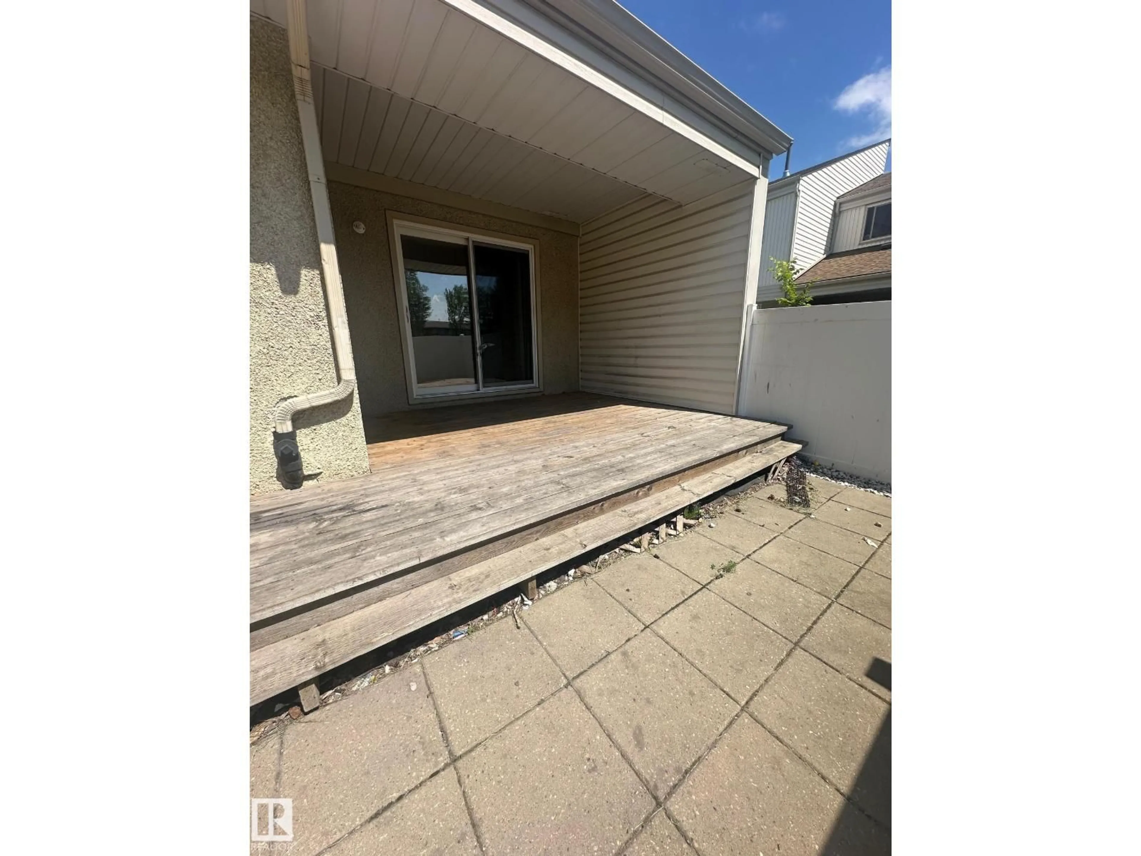 Patio, street for 5 WOODVALE VG, Edmonton Alberta T6L1W4