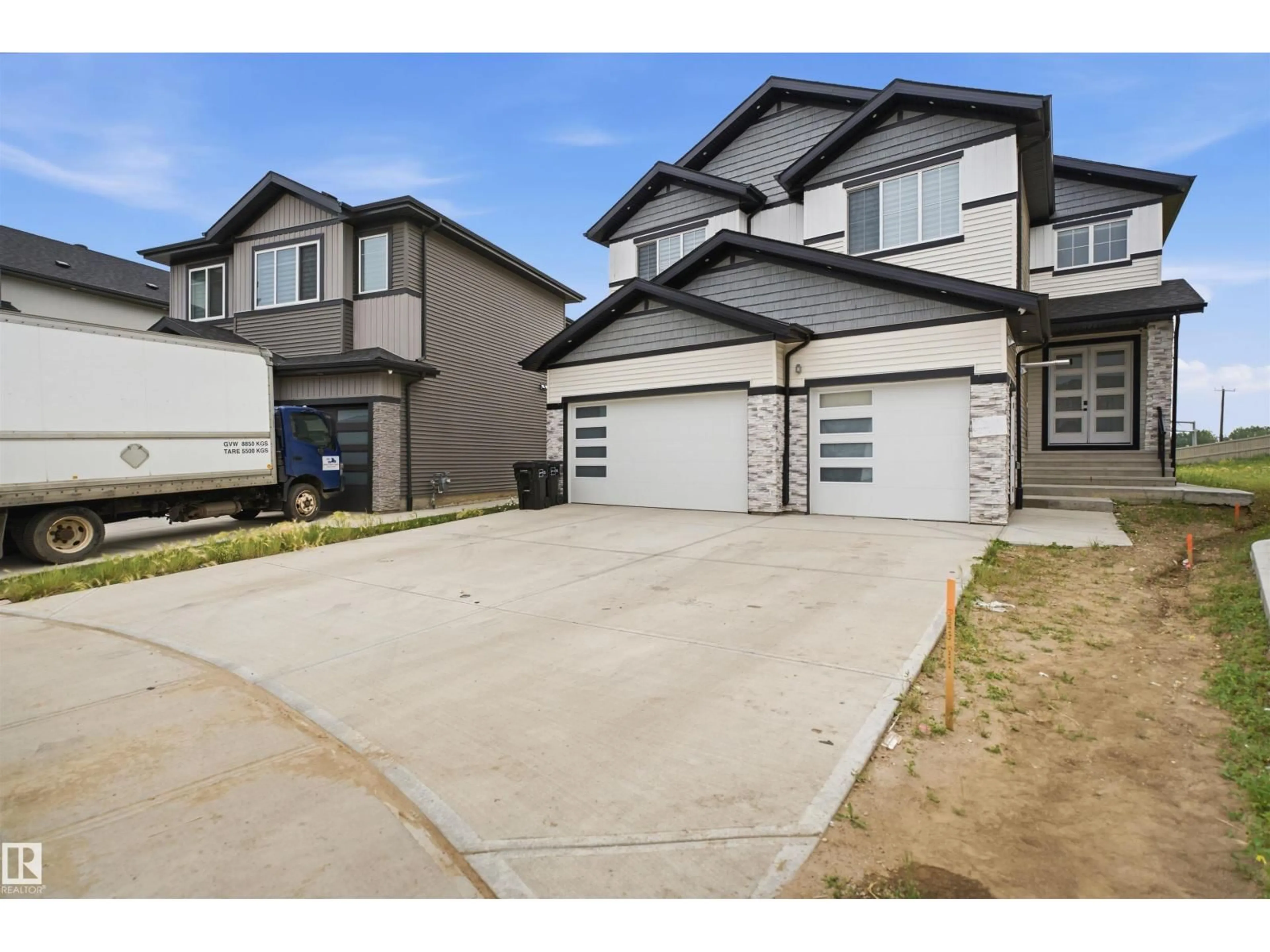 Unknown for 304 33 AV, Edmonton Alberta T6T2V8