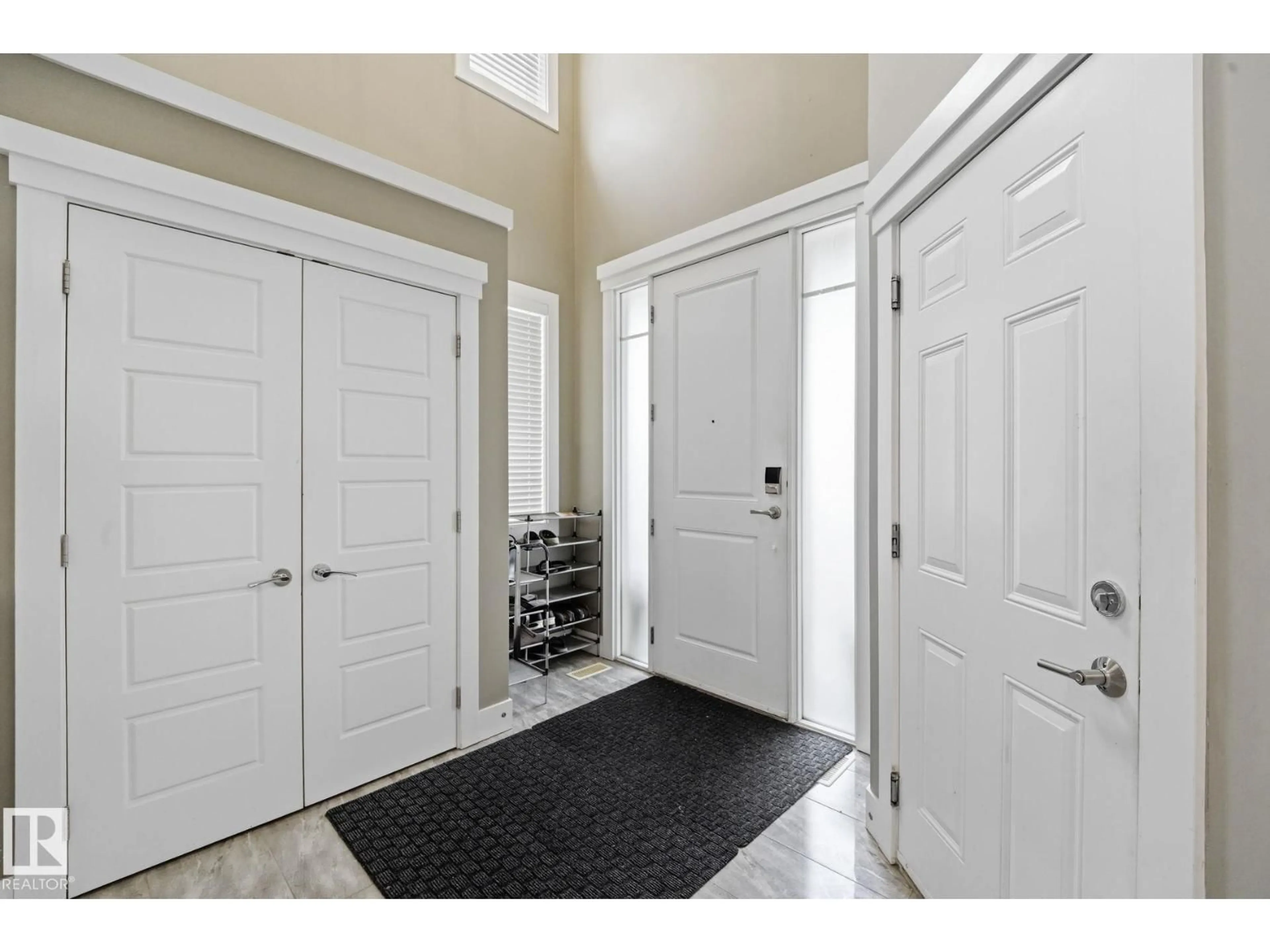 Indoor entryway for 1051 174 ST, Edmonton Alberta T6W1Z6