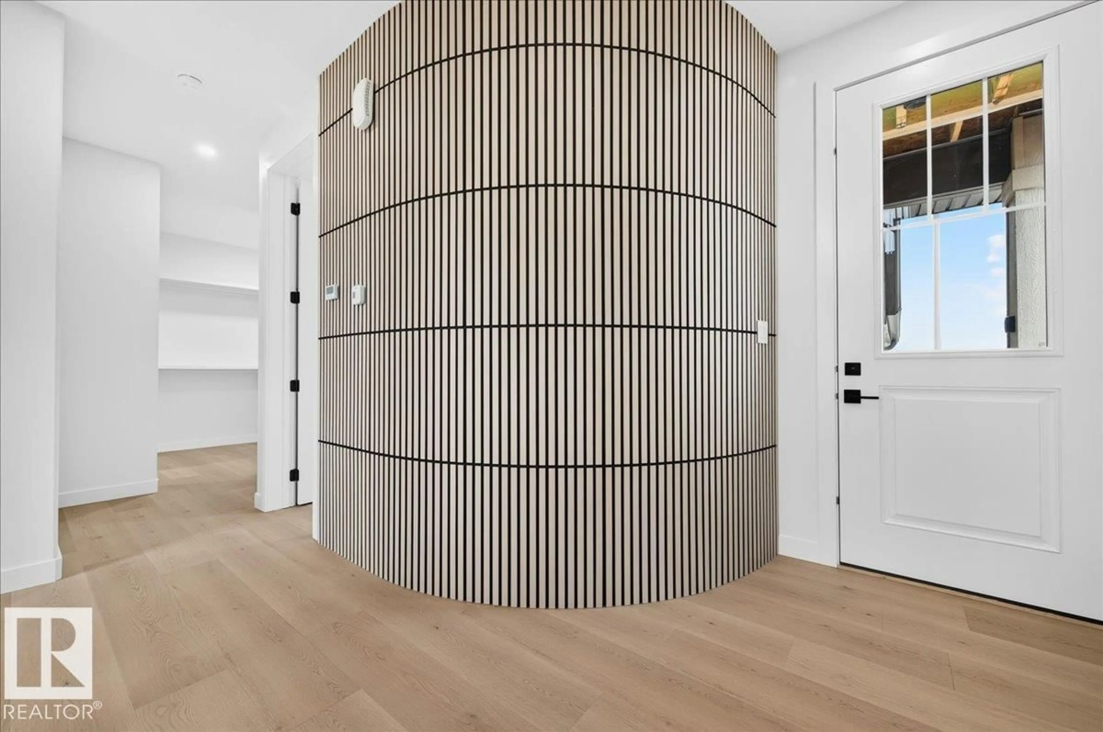 Indoor foyer for 431 172 AV, Edmonton Alberta T5Y4K9