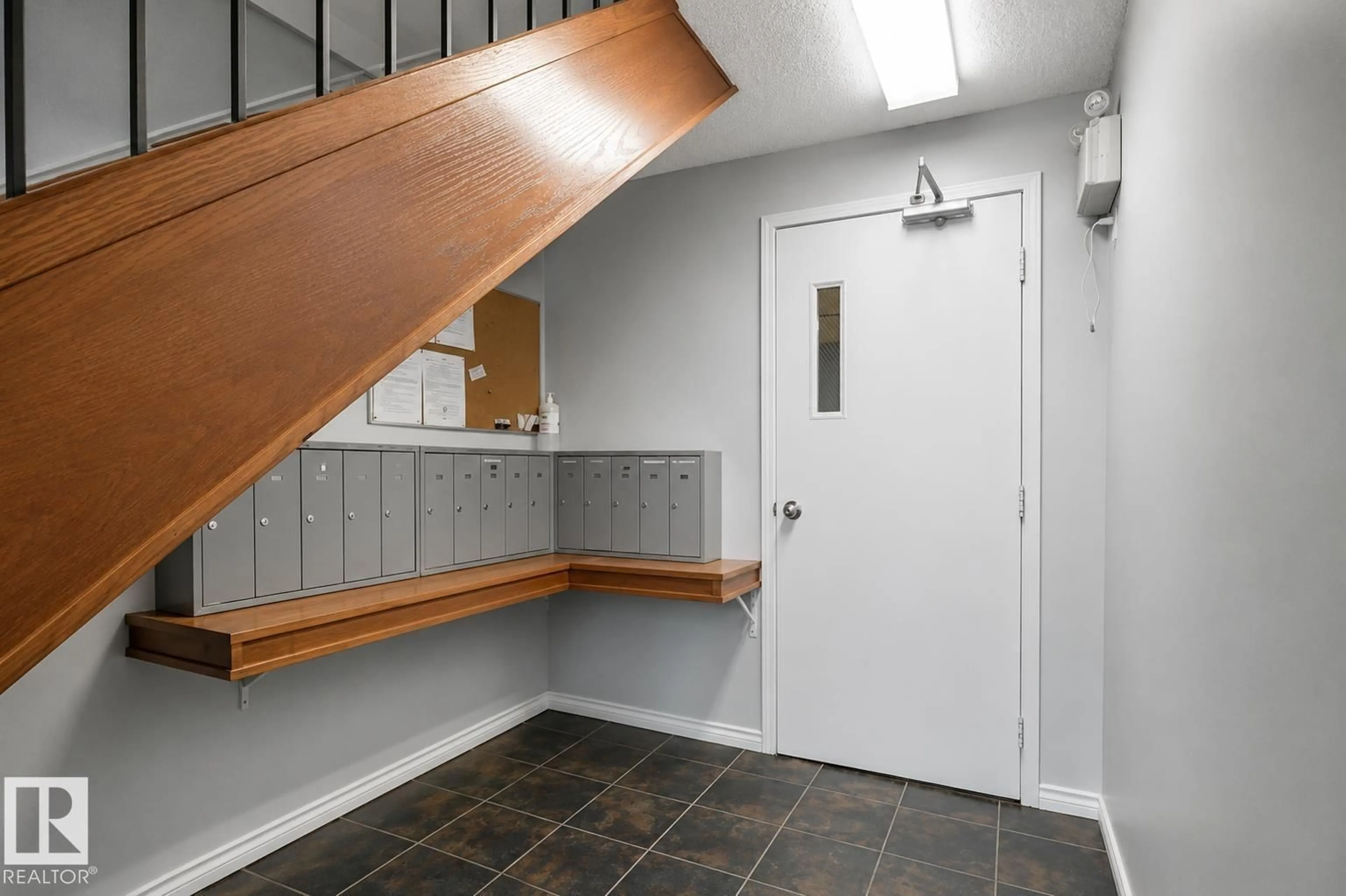 Unknown for 10 - 4616 47 ST, Leduc Alberta T9E4P1