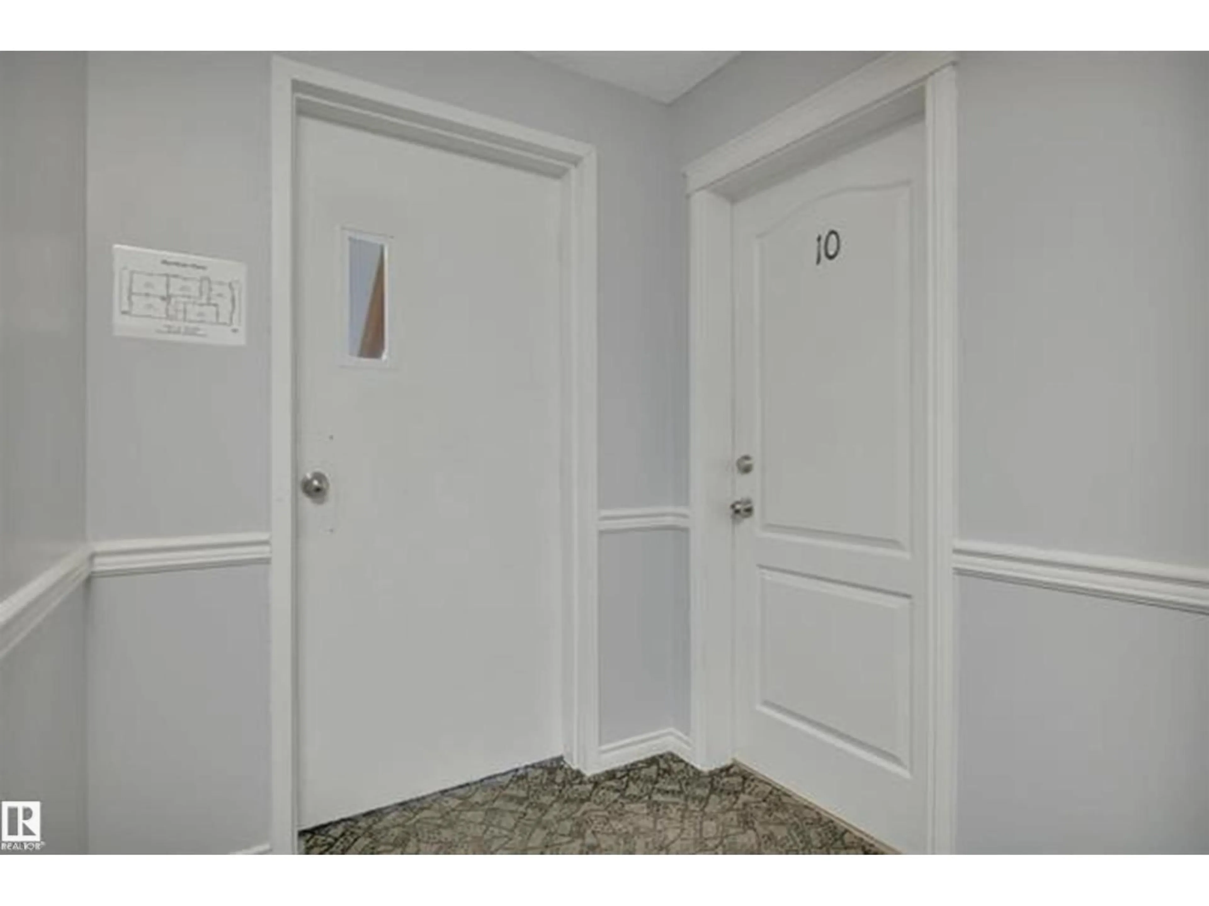 Indoor entryway for 10 - 4616 47 ST, Leduc Alberta T9E4P1