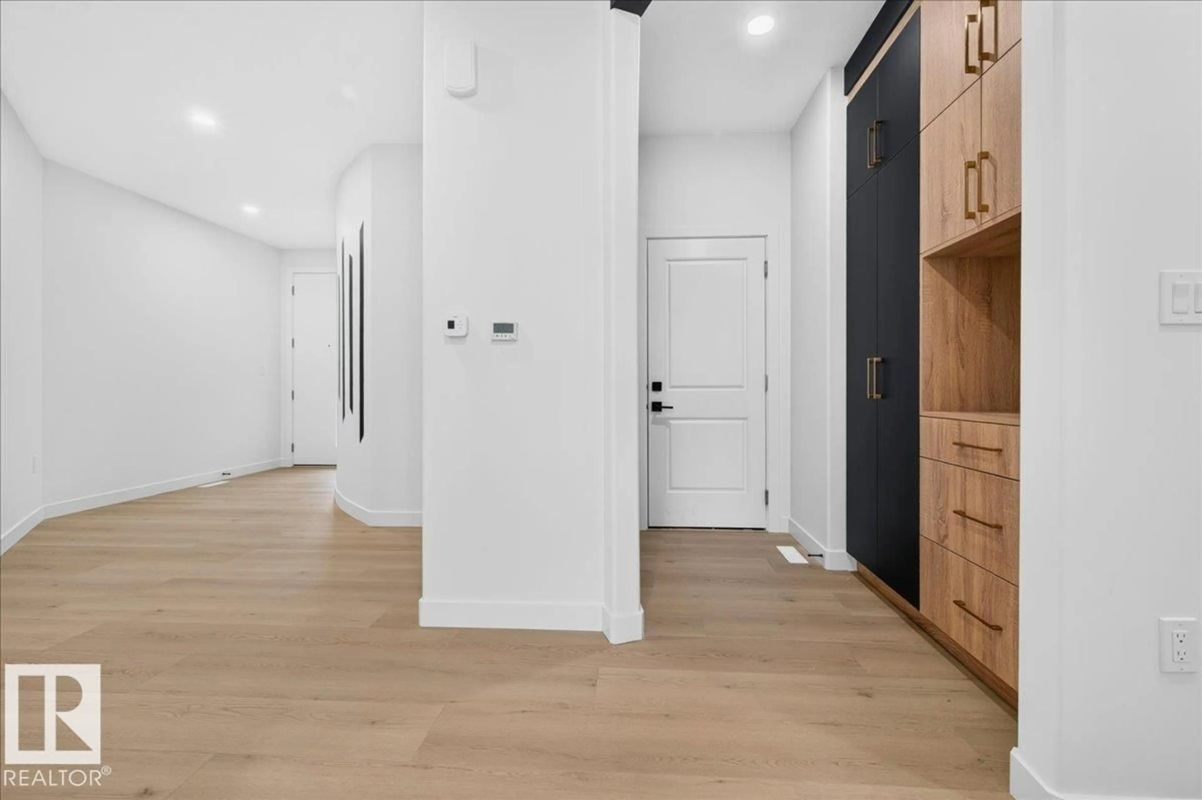 Indoor entryway for 403 172 AV, Edmonton Alberta T5Y4K9