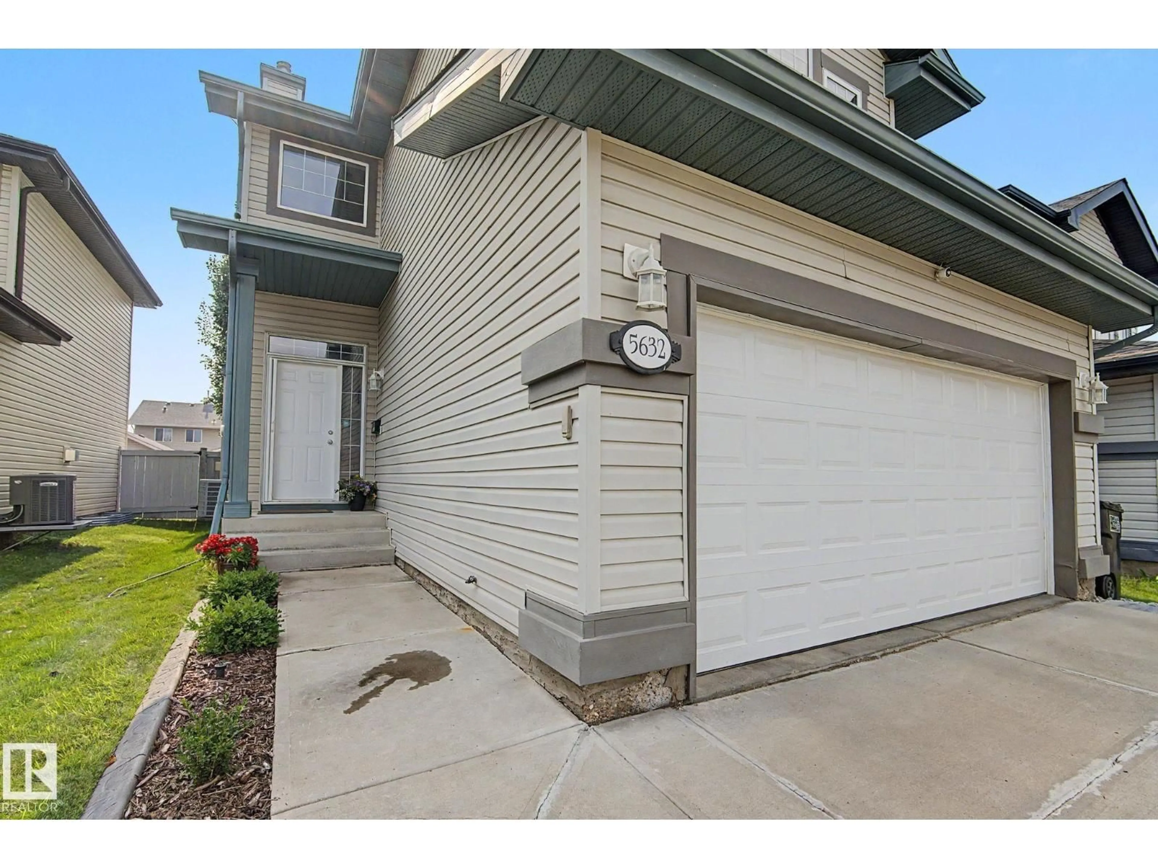 Unknown for NW - 5632 201 ST, Edmonton Alberta T6M0B4