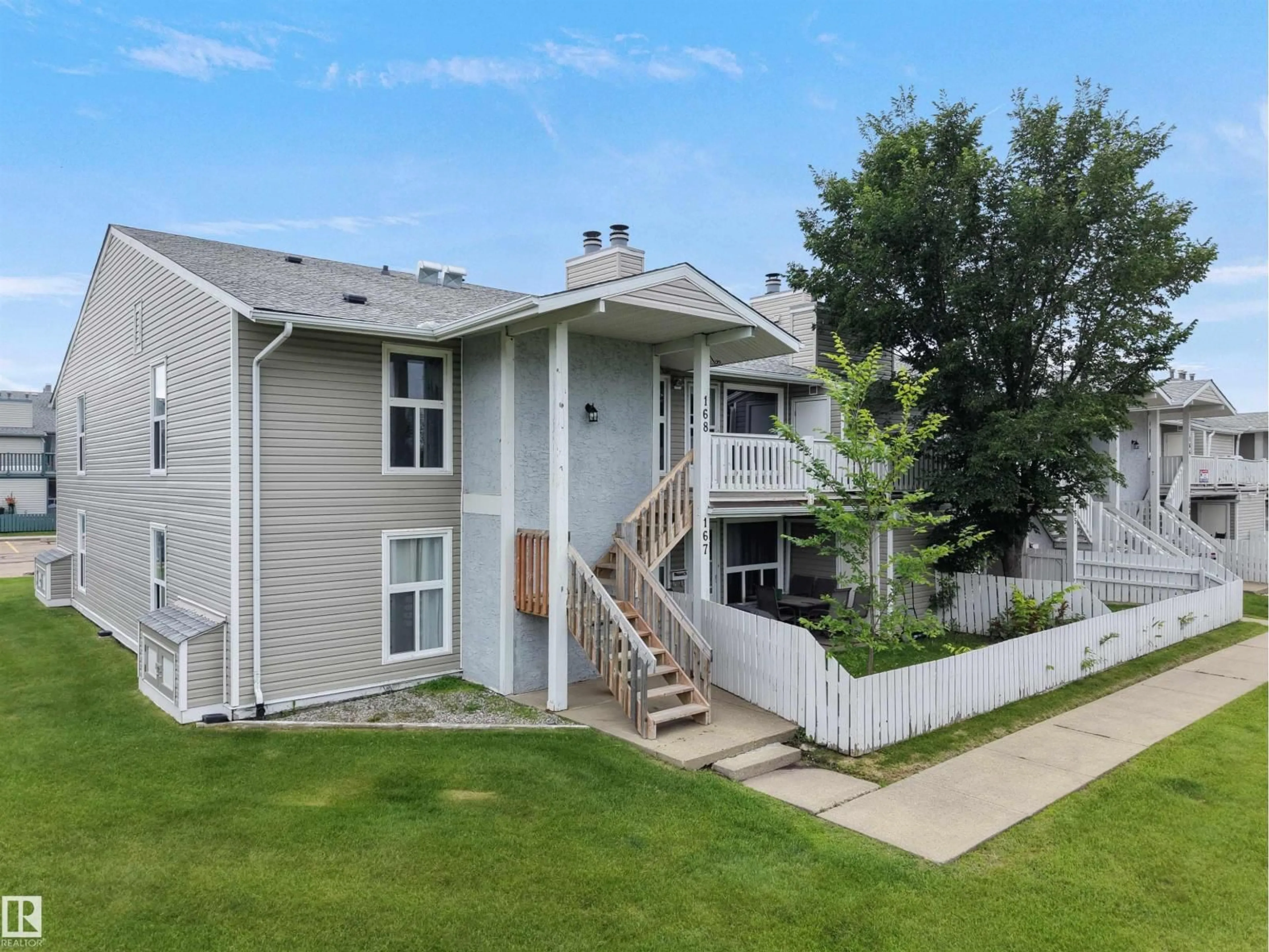 A pic from outside/outdoor area/front of a property/back of a property/a pic from drone, unknown for 168 2703 79 ST NW, Edmonton Alberta T6K3Z6
