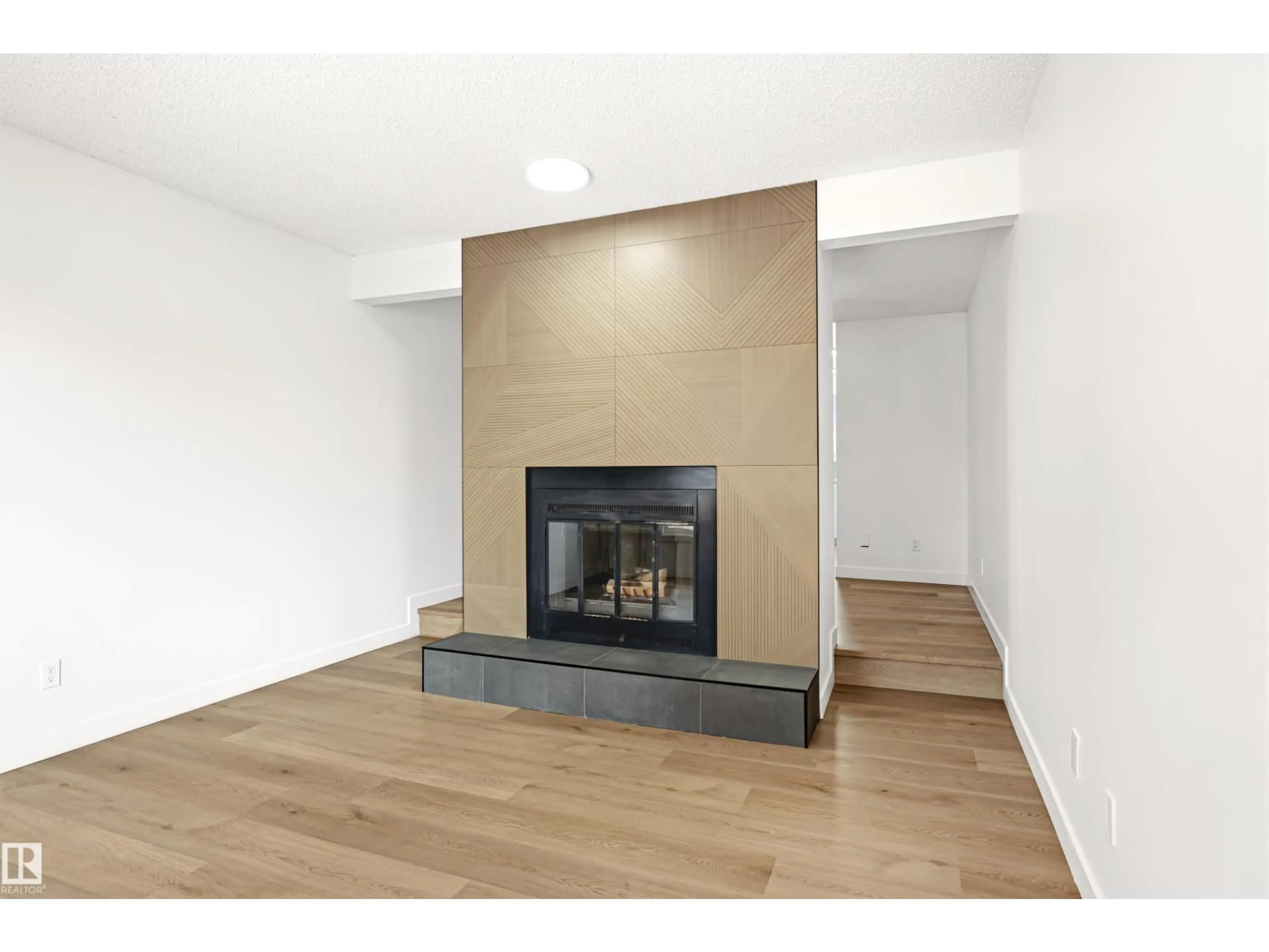 Unknown for #4 - 7604 29 AV, Edmonton Alberta T6K3Z2