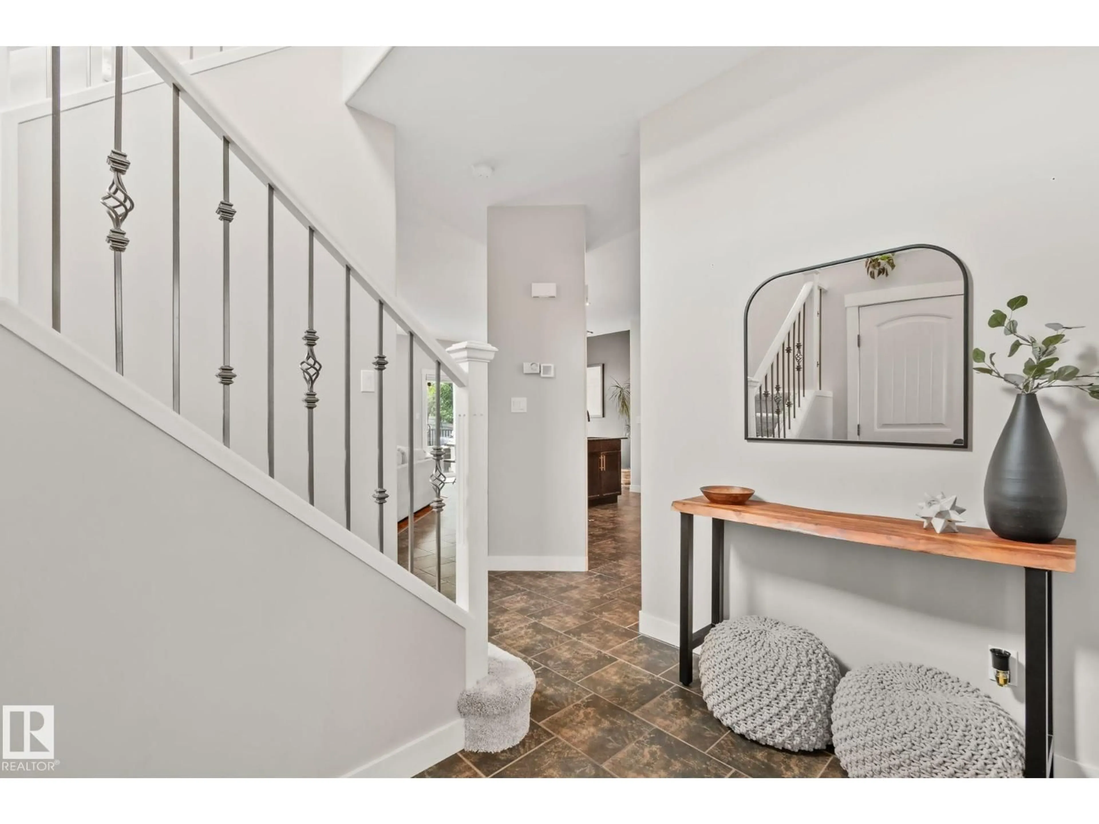 Indoor entryway for SW - 1615 WATES CL, Edmonton Alberta T6W0X5