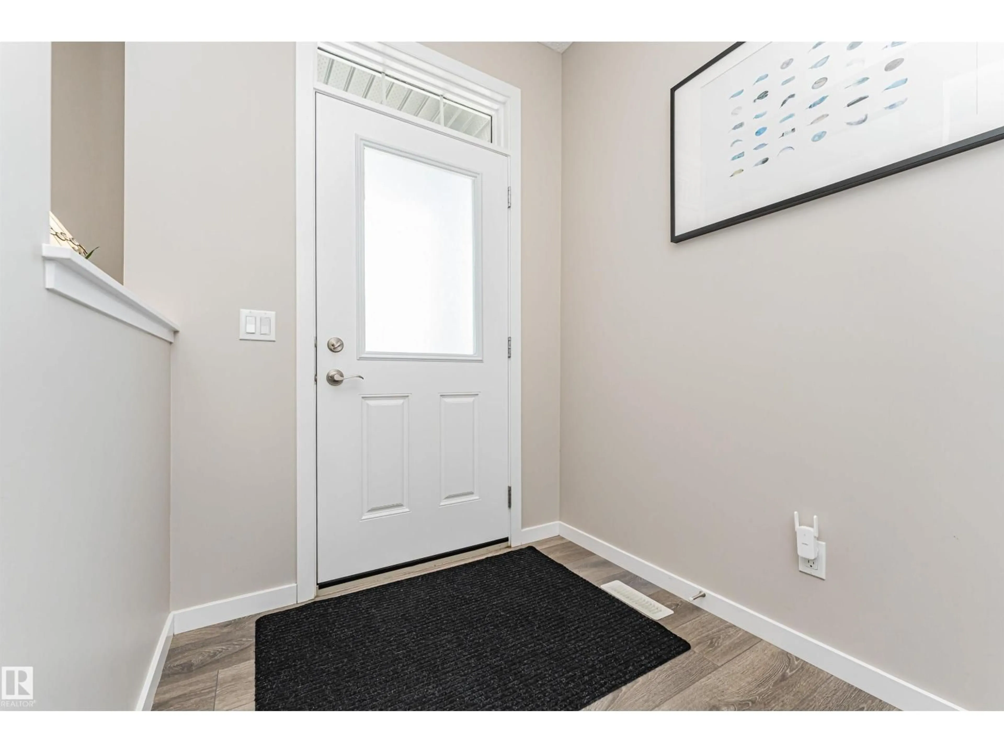 Indoor entryway for SW - 2835 ANTON WD, Edmonton Alberta T6M0K4