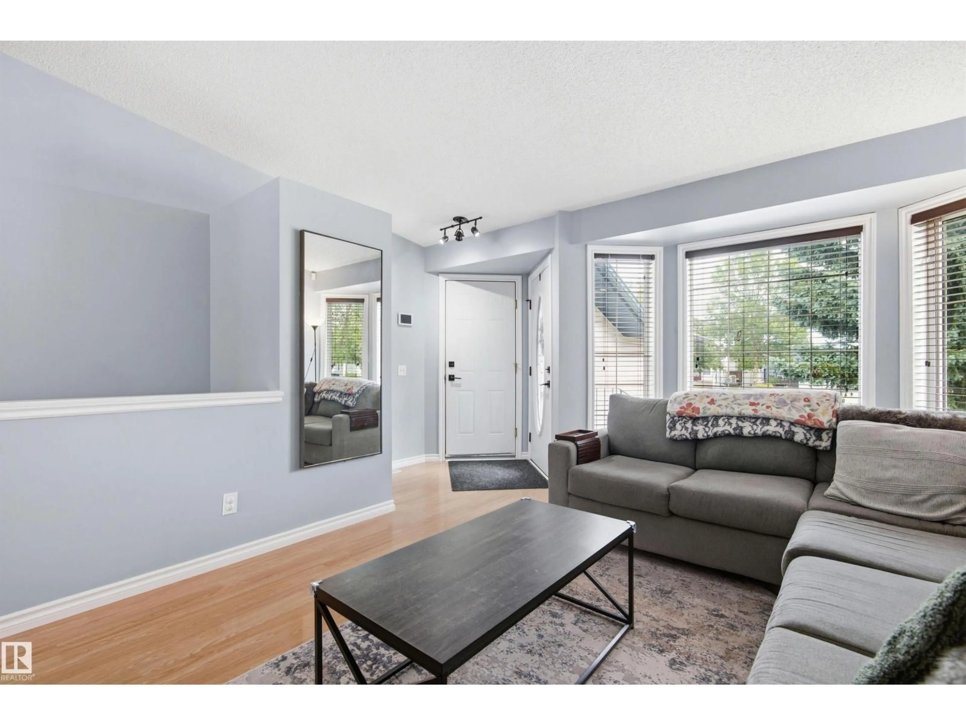 Living room with furniture, unknown for 257 RAINBOW CR, Sherwood Park Alberta T8A5Y1
