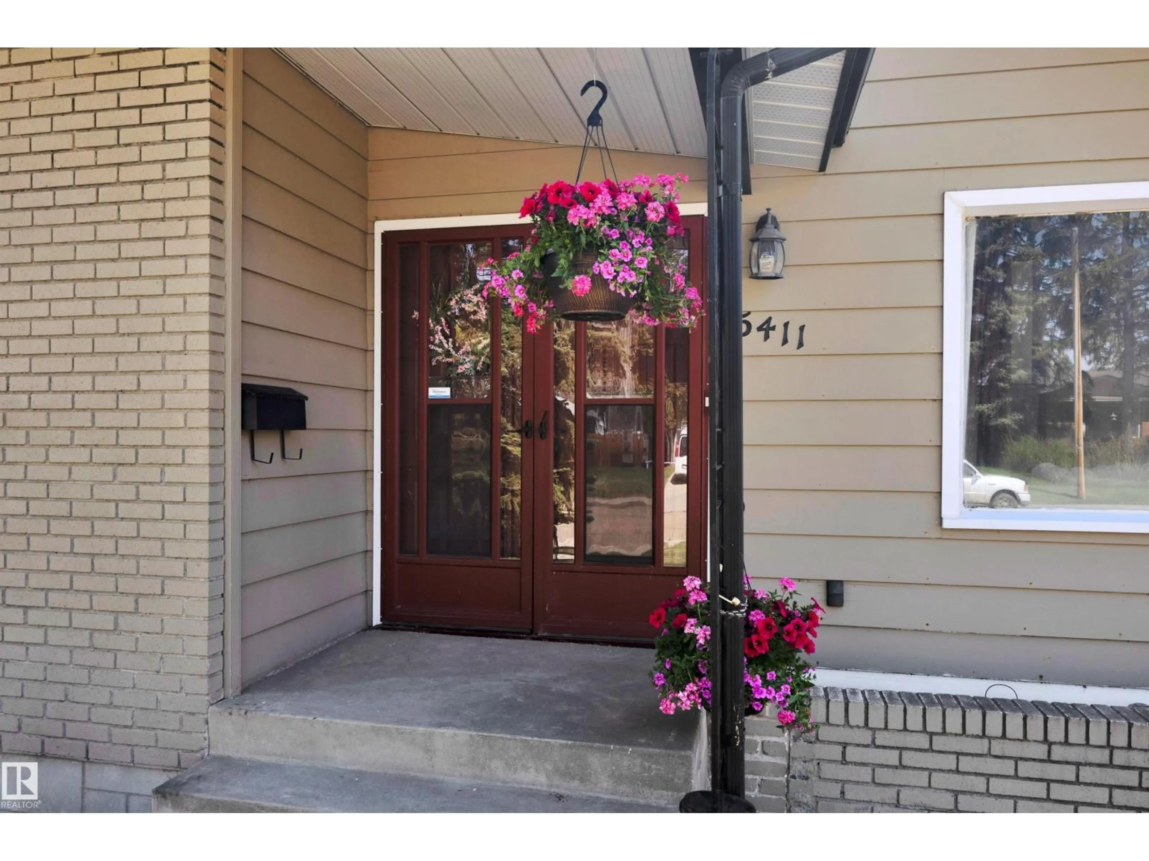 Indoor entryway for 5411 44 AVE, Wetaskiwin Alberta T9A0C6