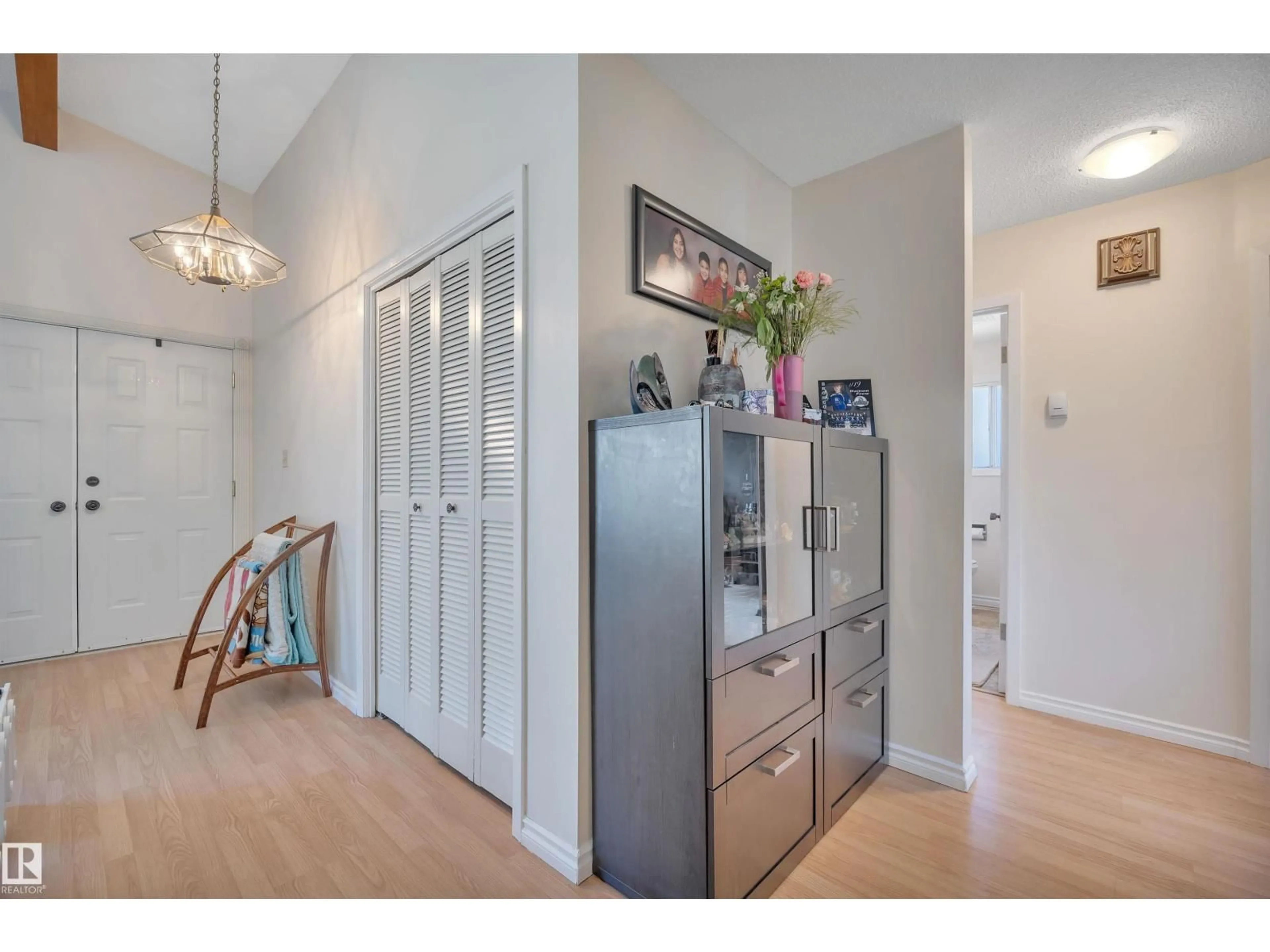 Indoor entryway for 5411 44 AVE, Wetaskiwin Alberta T9A0C6