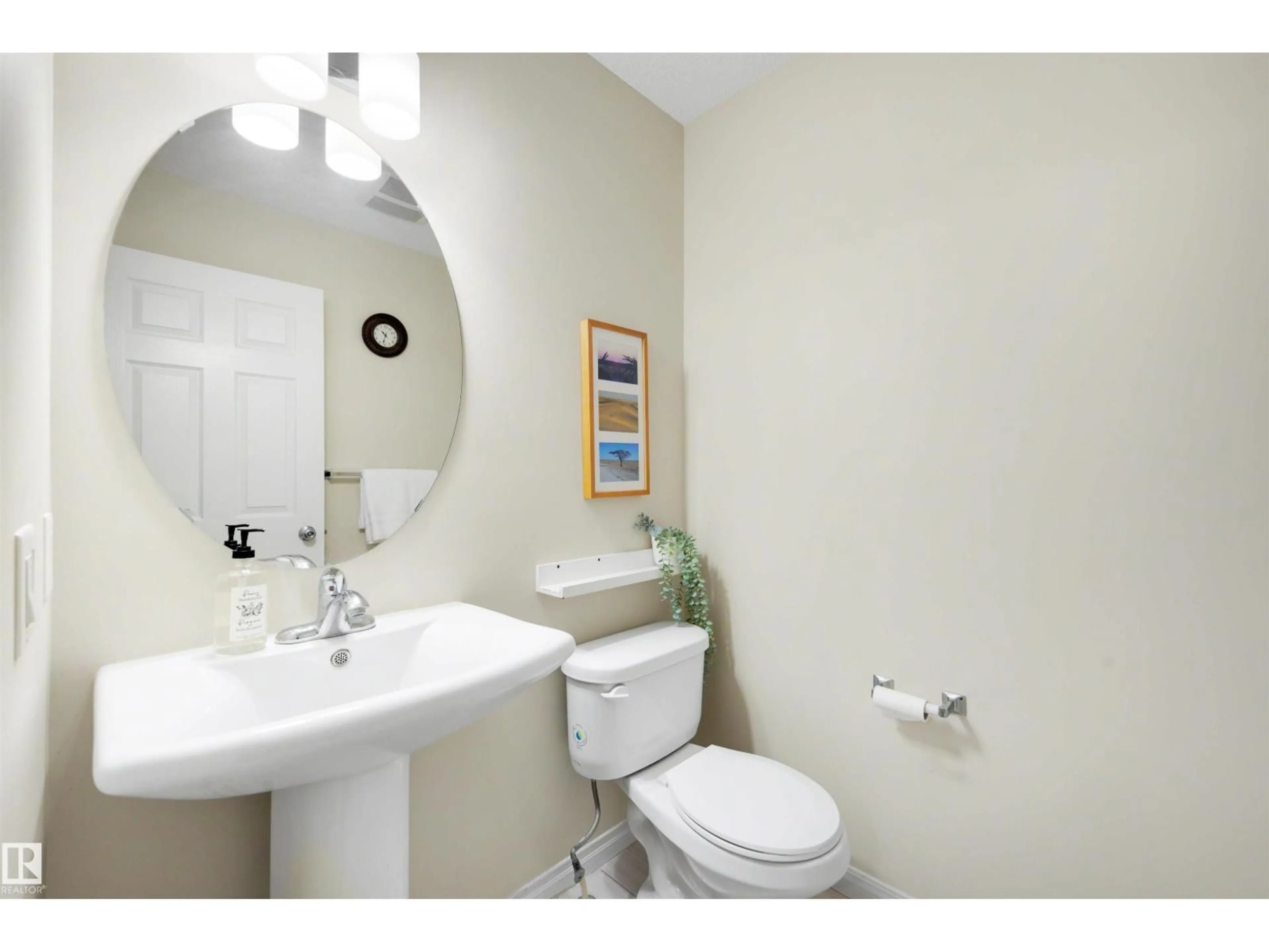 Standard bathroom, ceramic/tile floor for SW - 2422 CASSIDY WY, Edmonton Alberta T6W3E2